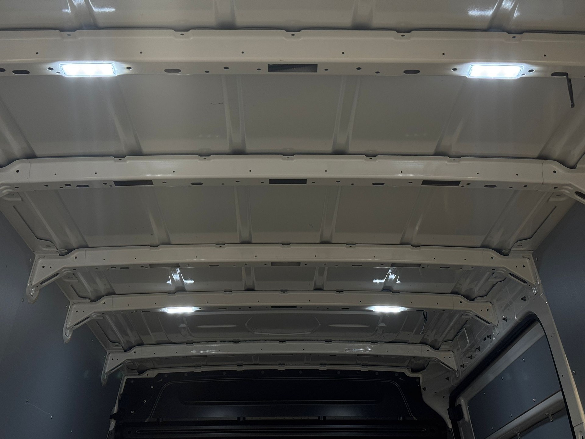 VW Crafter 35 2.0 TDI L3 H3 *140PS*-image-5
