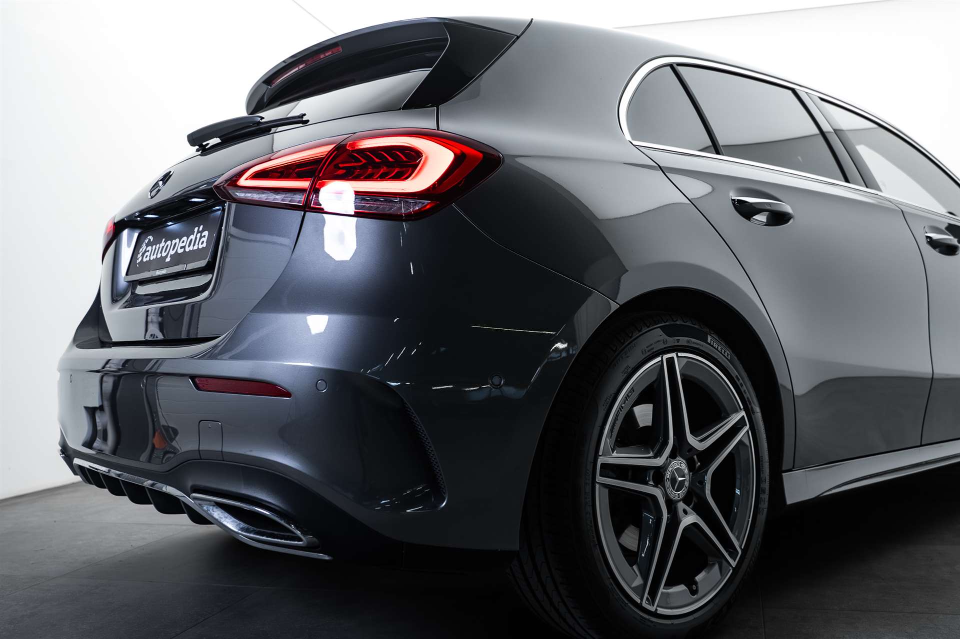 MERCEDES-BENZ A 250 4Matic AMG Line 4Matic 7G-DCT-showroom-element-3