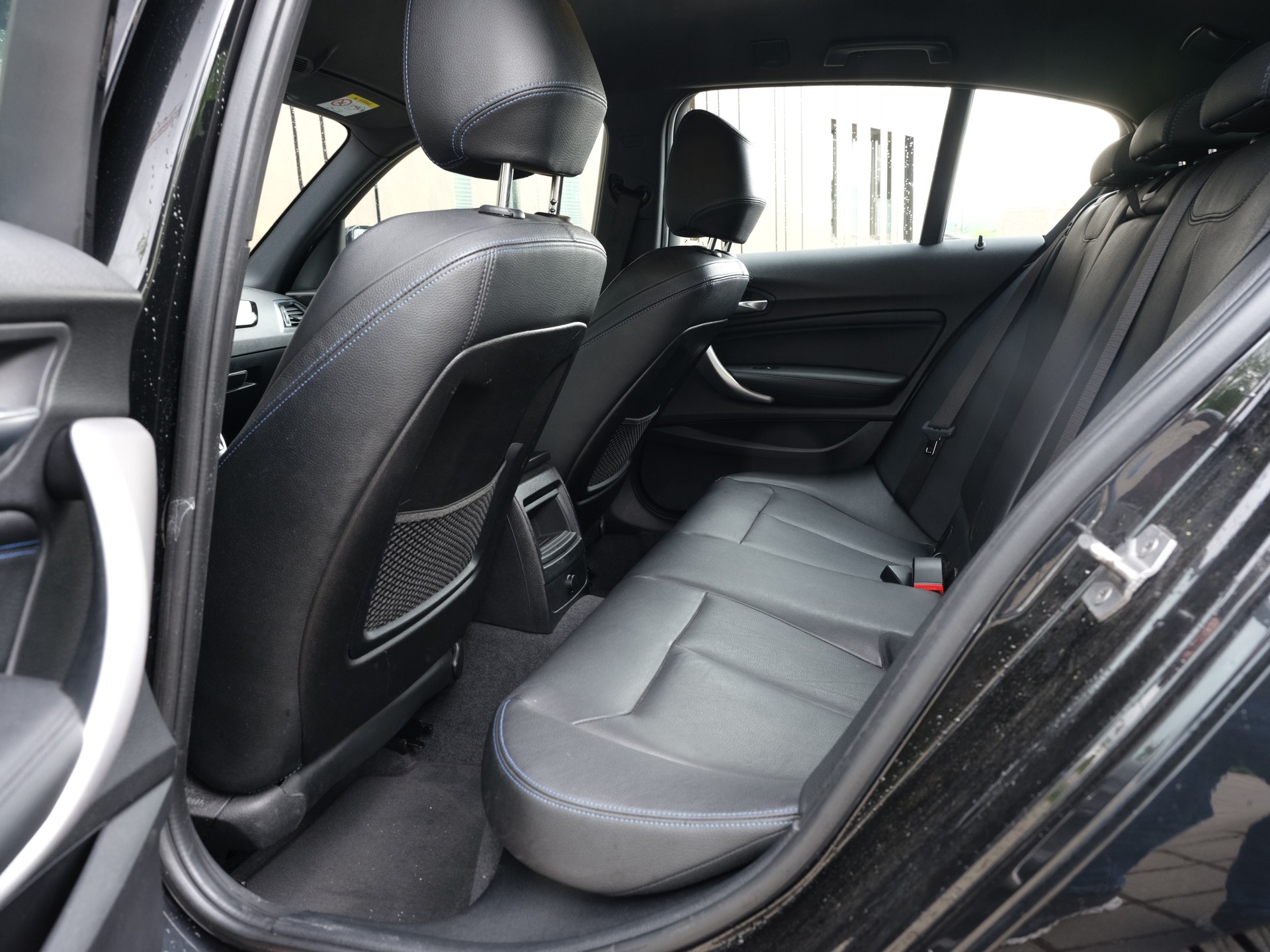 BMW 118i Edition M Sport Steptronic-image-17