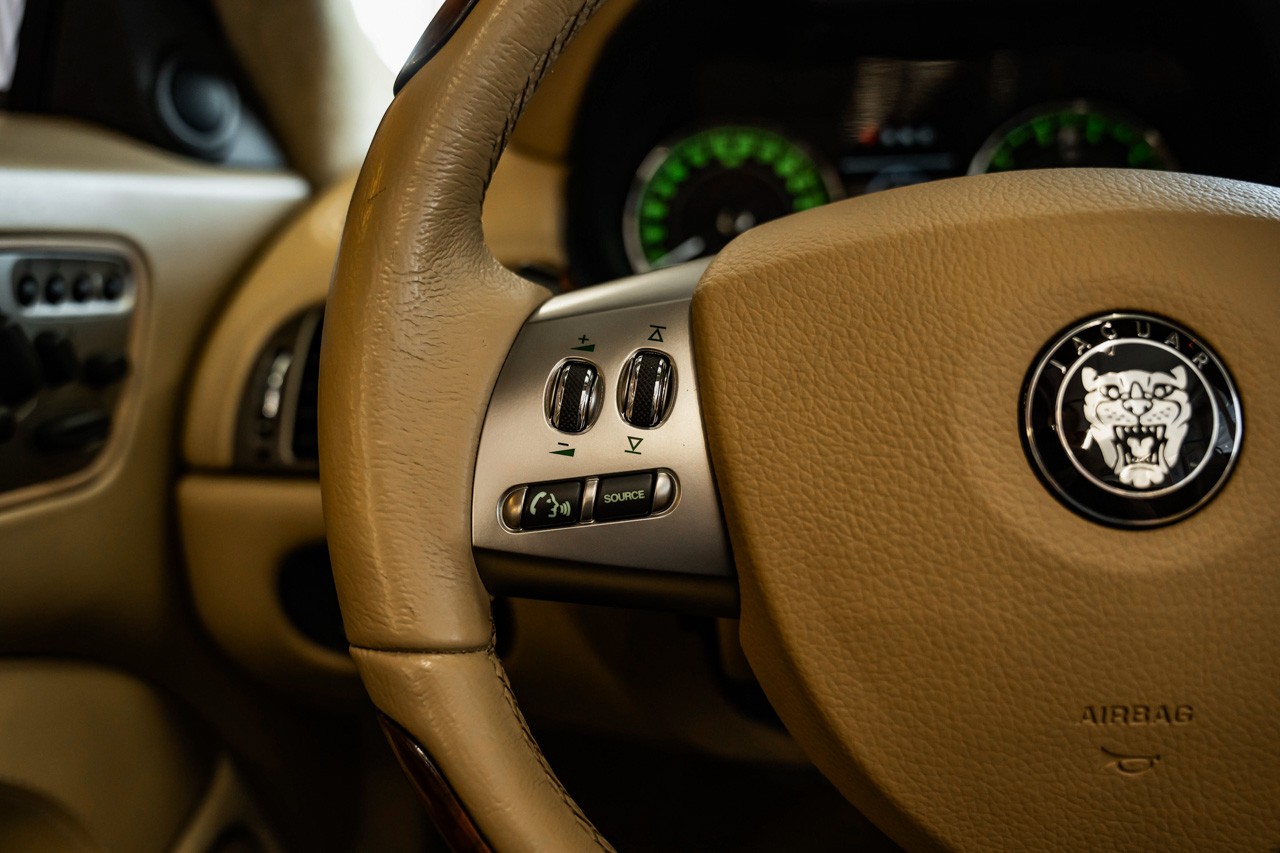 JAGUAR XKR 4.2 V8 SC Automatic-image-27