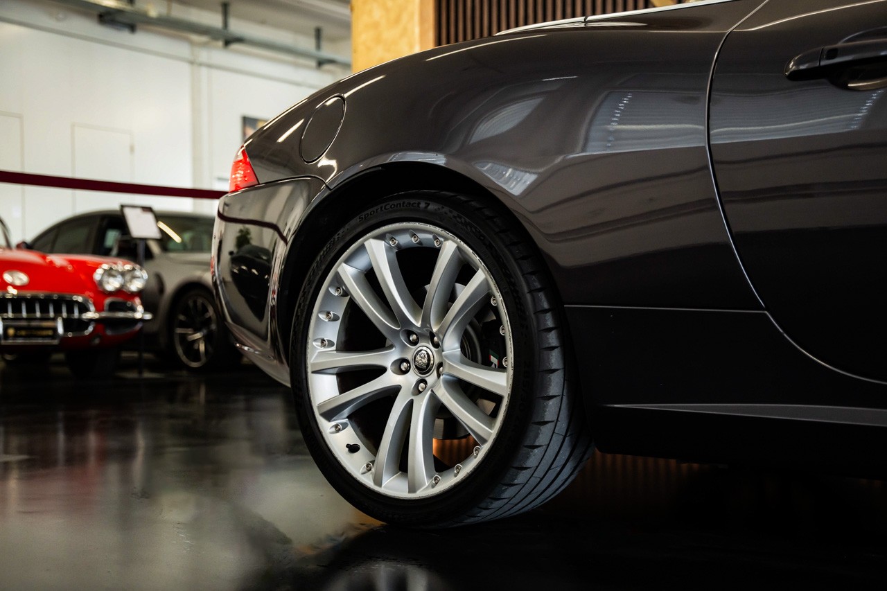 JAGUAR XKR 4.2 V8 SC Automatic-image-11