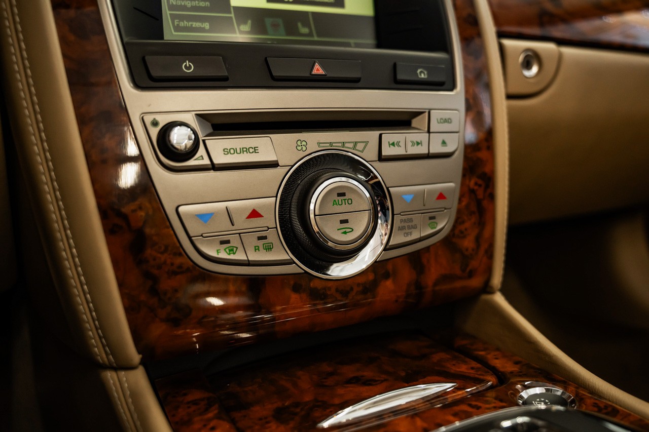 JAGUAR XKR 4.2 V8 SC Automatic-image-23