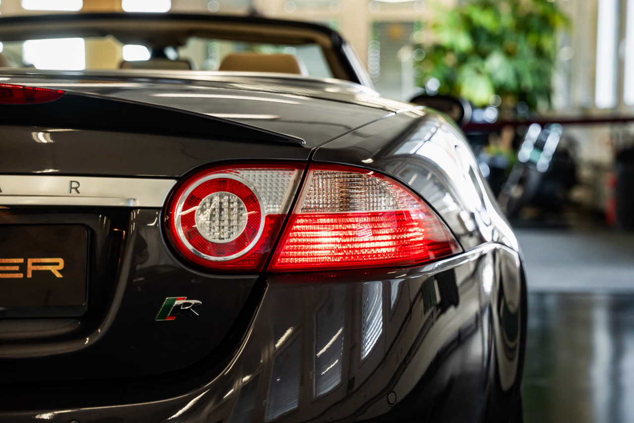 JAGUAR XKR 4.2 V8 SC Automatic-image-10