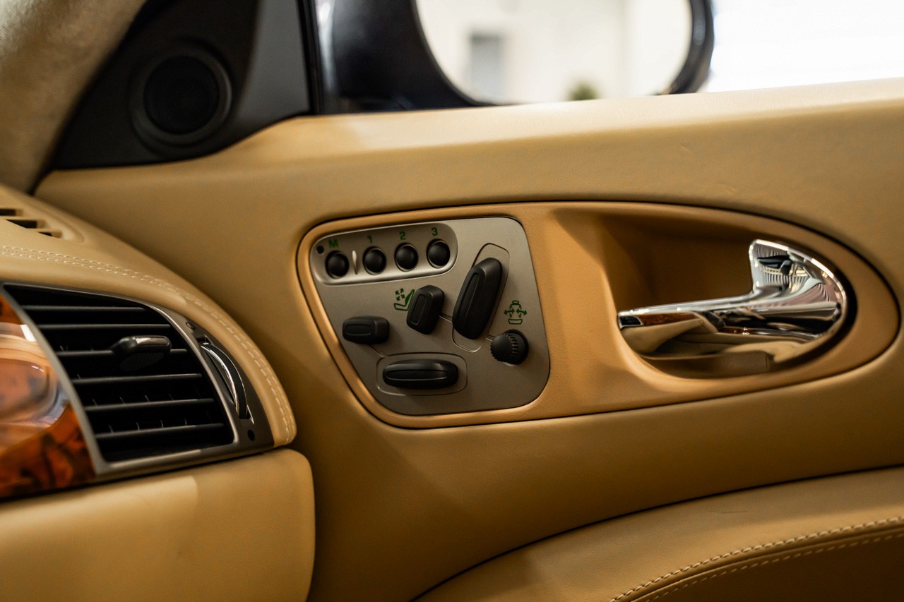 JAGUAR XKR 4.2 V8 SC Automatic-image-25