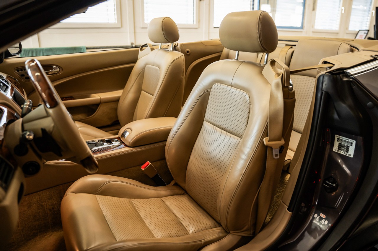 JAGUAR XKR 4.2 V8 SC Automatic-image-14