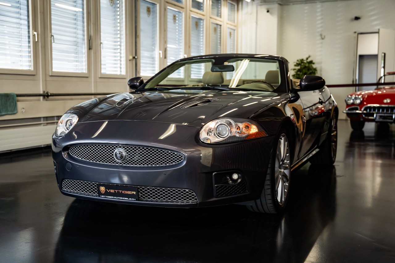 JAGUAR XKR 4.2 V8 SC Automatic-showroom-element-3