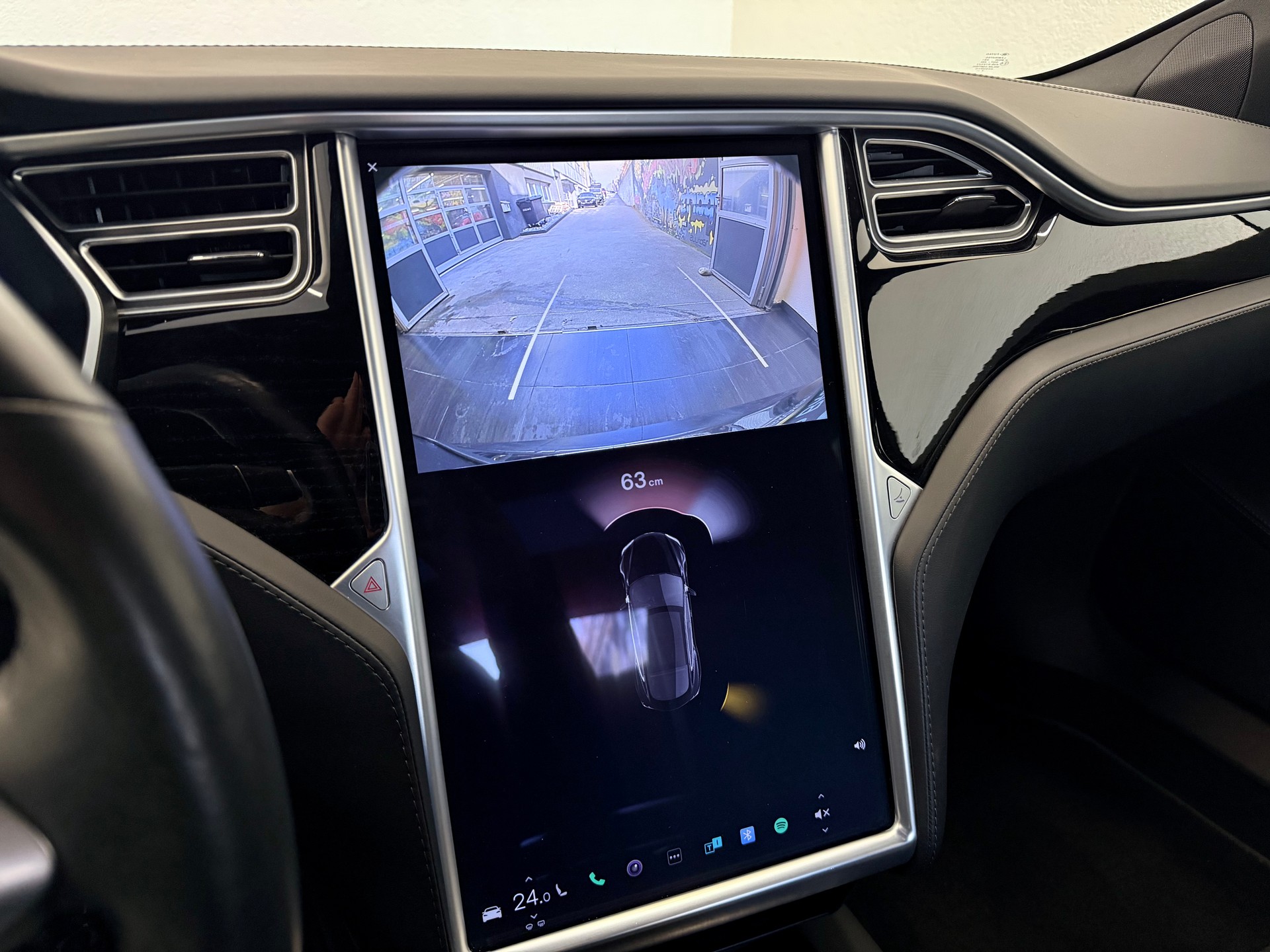 TESLA Model S 75 D-image-27