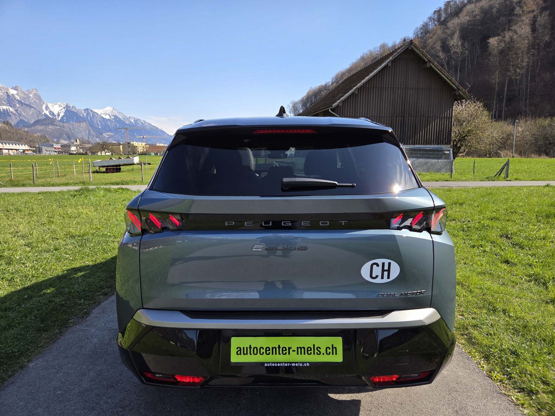 PEUGEOT 5008 e-Launch Edition AWD-image-6