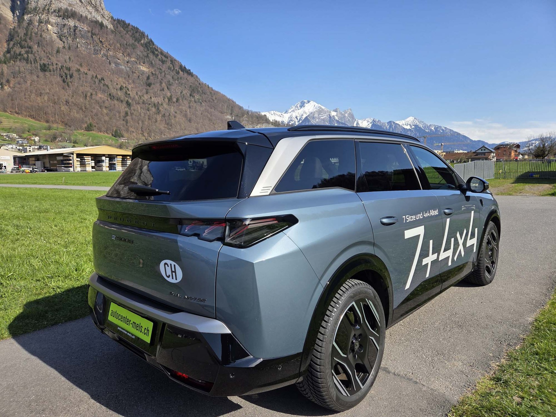 PEUGEOT 5008 e-Launch Edition AWD-image-9