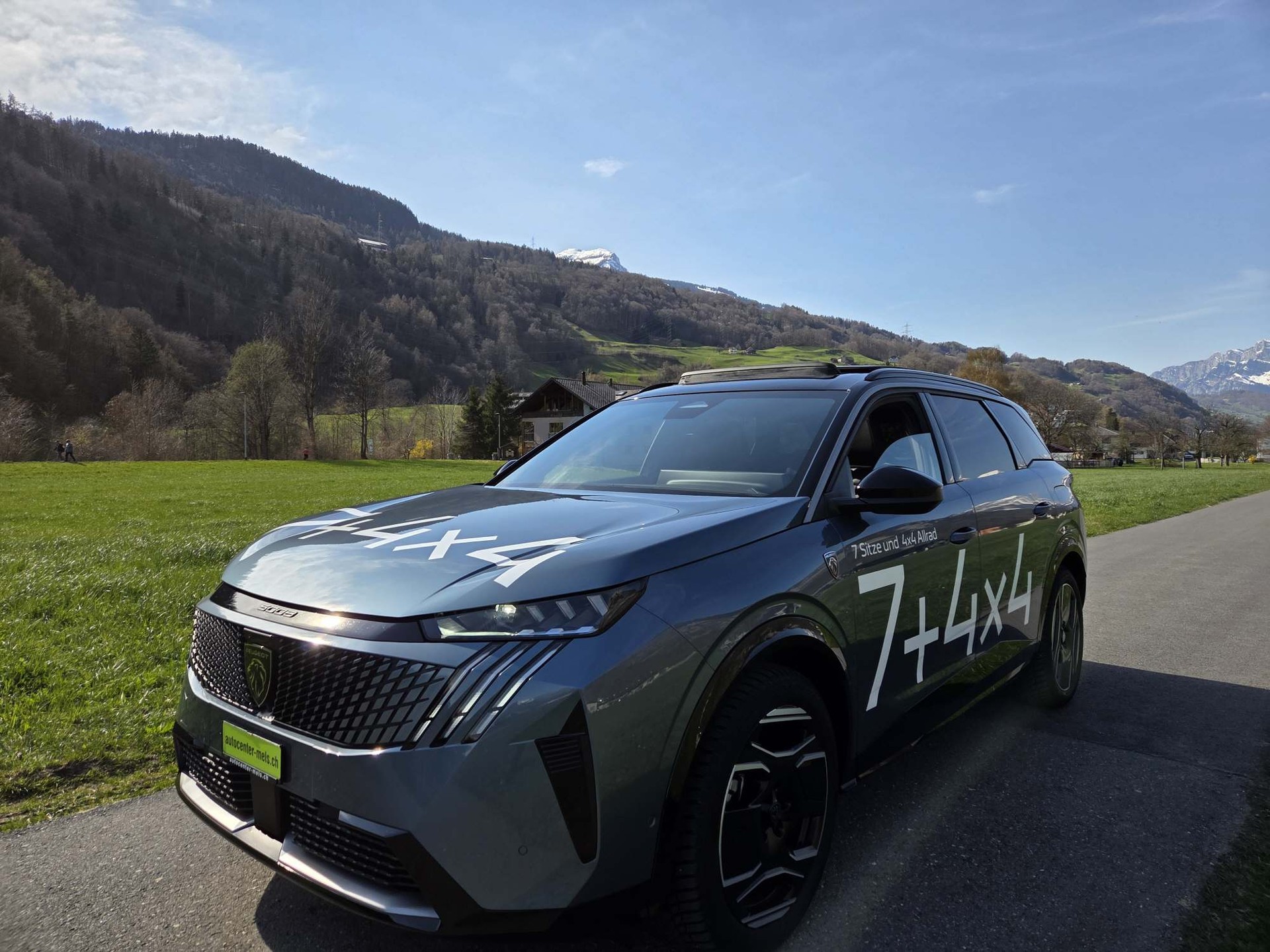 PEUGEOT 5008 e-Launch Edition AWD-image-4
