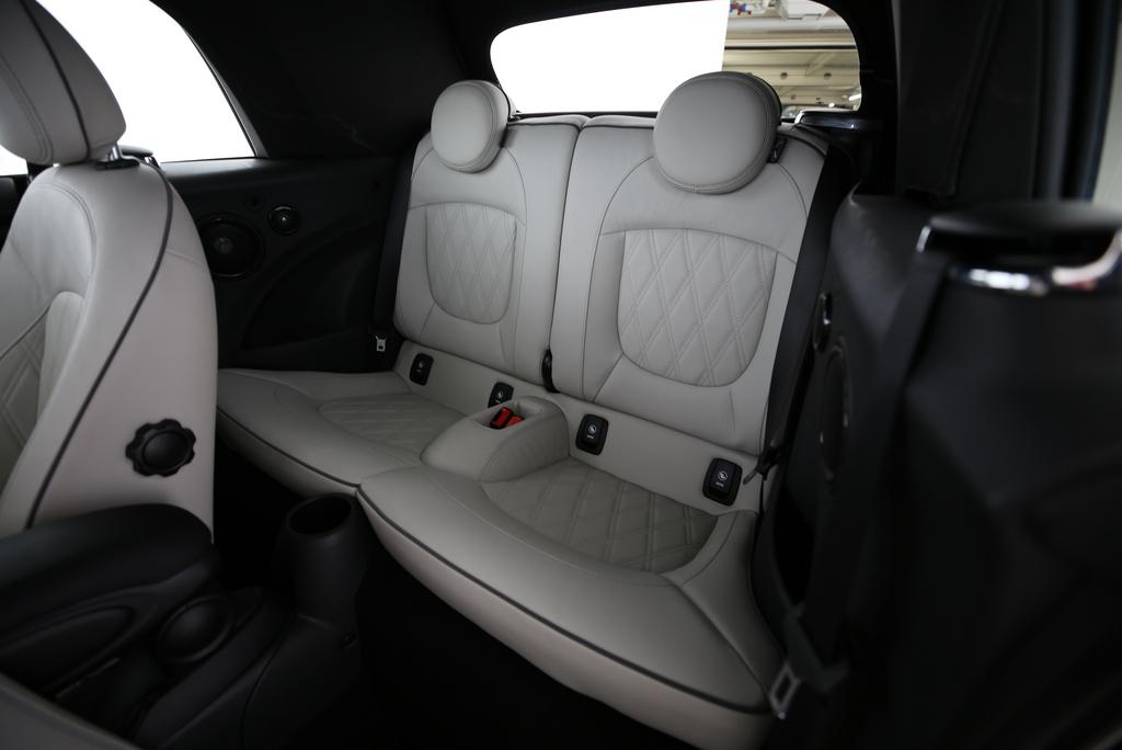 MINI Cabrio F57 2.0i Cooper S SDKG-image-12