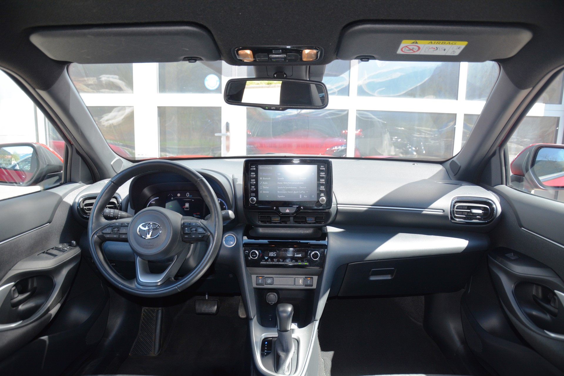 TOYOTA Yaris Cross 1.5 Trend e-CVT AWDi-image-4