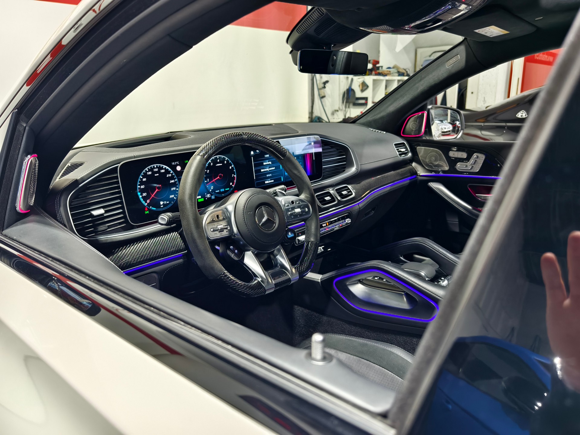 MERCEDES-BENZ GLE 63 S AMG 4matic+ Coupé-image-12