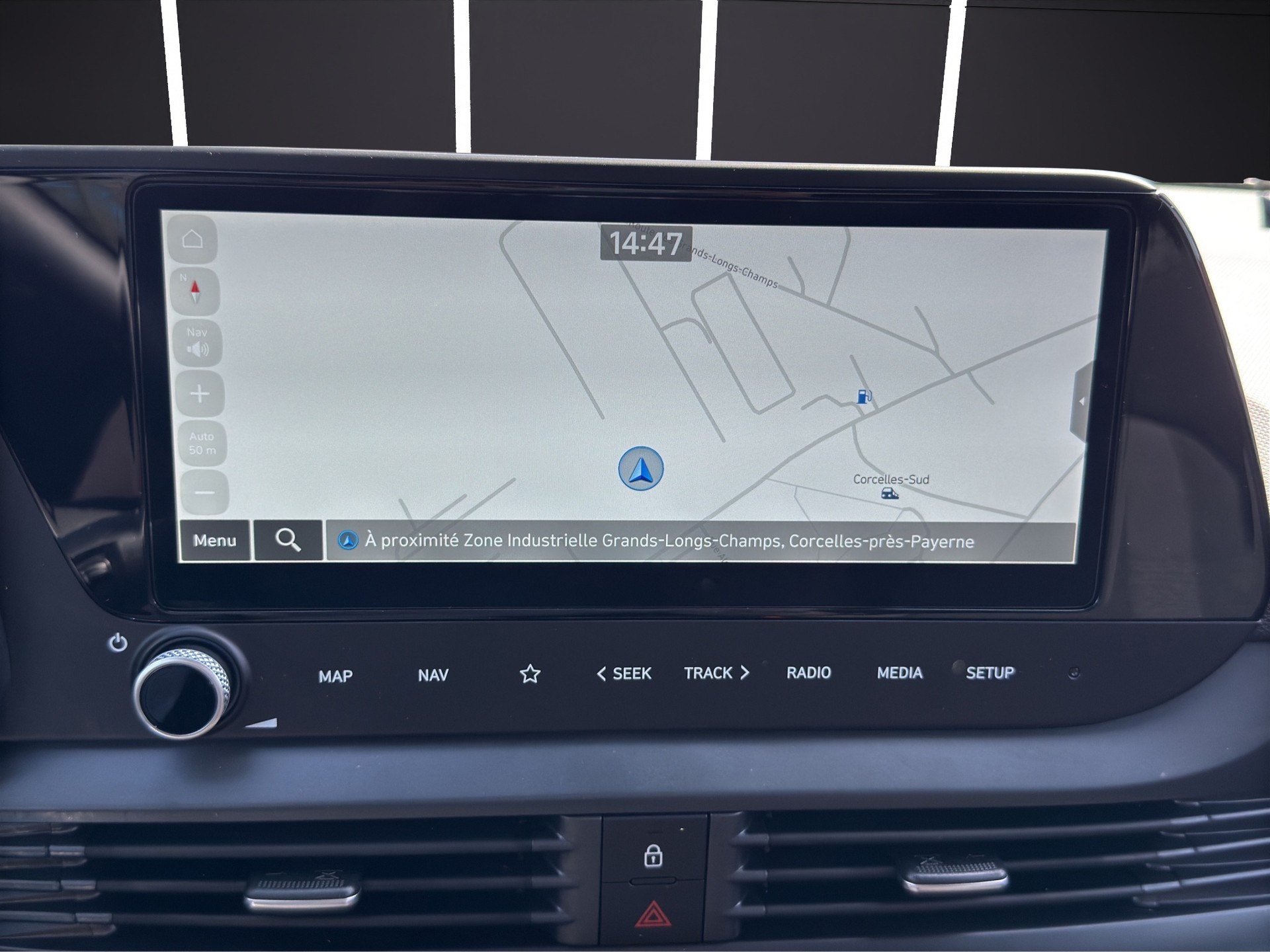 HYUNDAI i20 1.0 T-GDi Amplia DCT-image-12