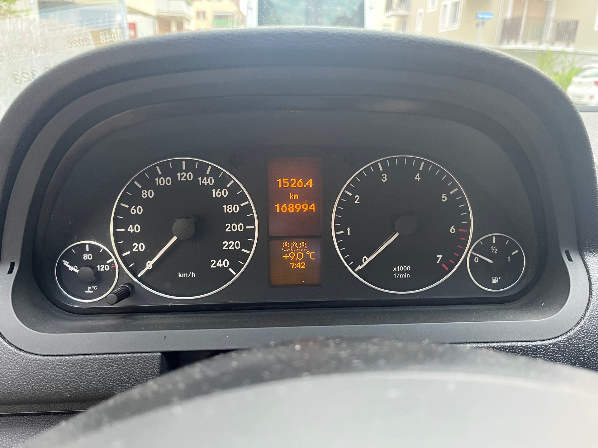 MERCEDES-BENZ A 150 Avantgarde-image-1