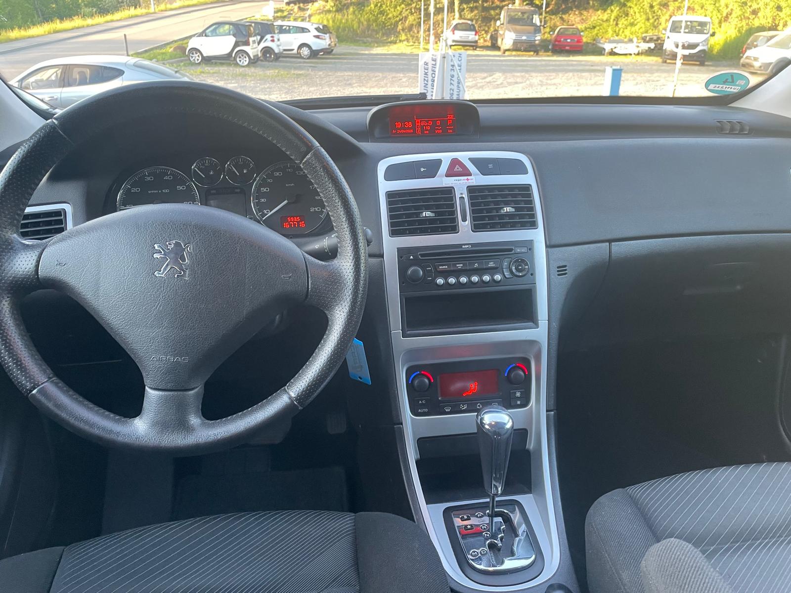 PEUGEOT Break 2.0i-image-8