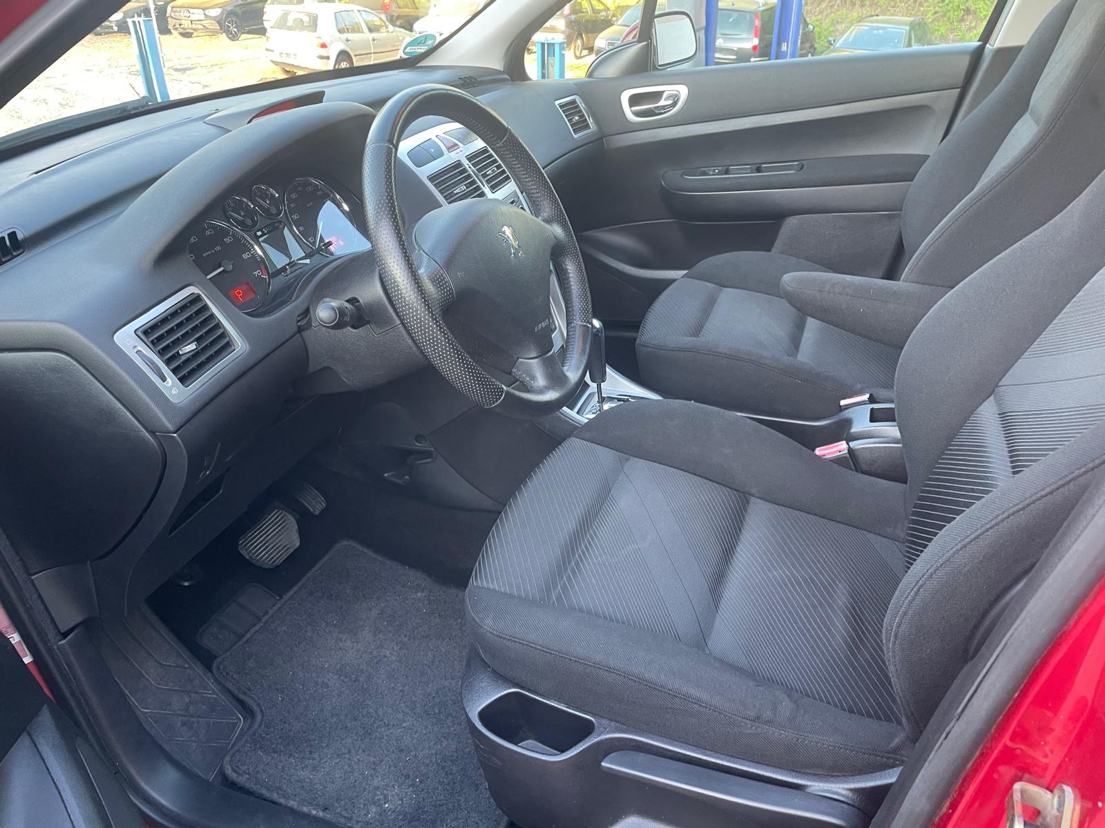PEUGEOT Break 2.0i-image-10