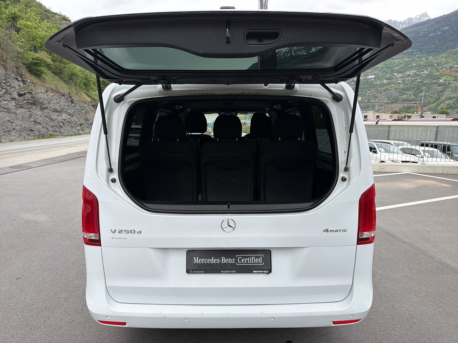 MERCEDES-BENZ V 250 d L 4Matic-image-22