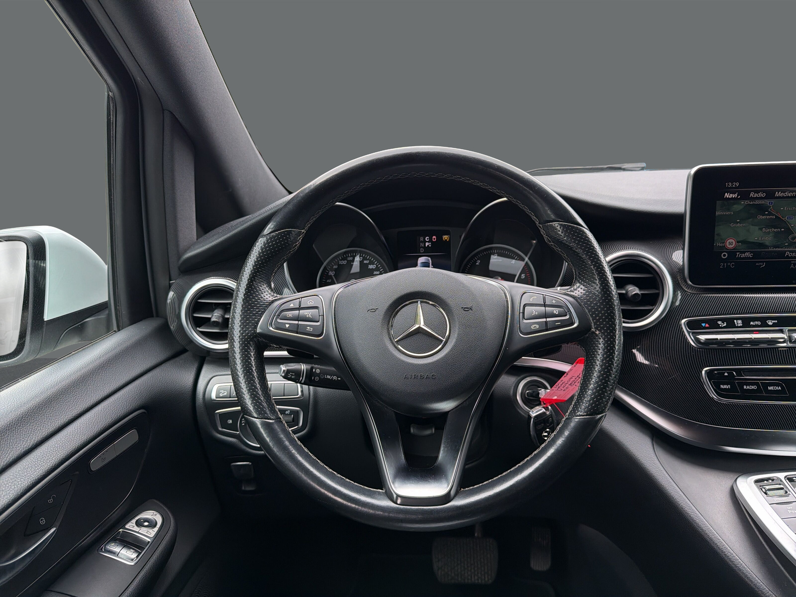 MERCEDES-BENZ V 250 d L 4Matic-image-9