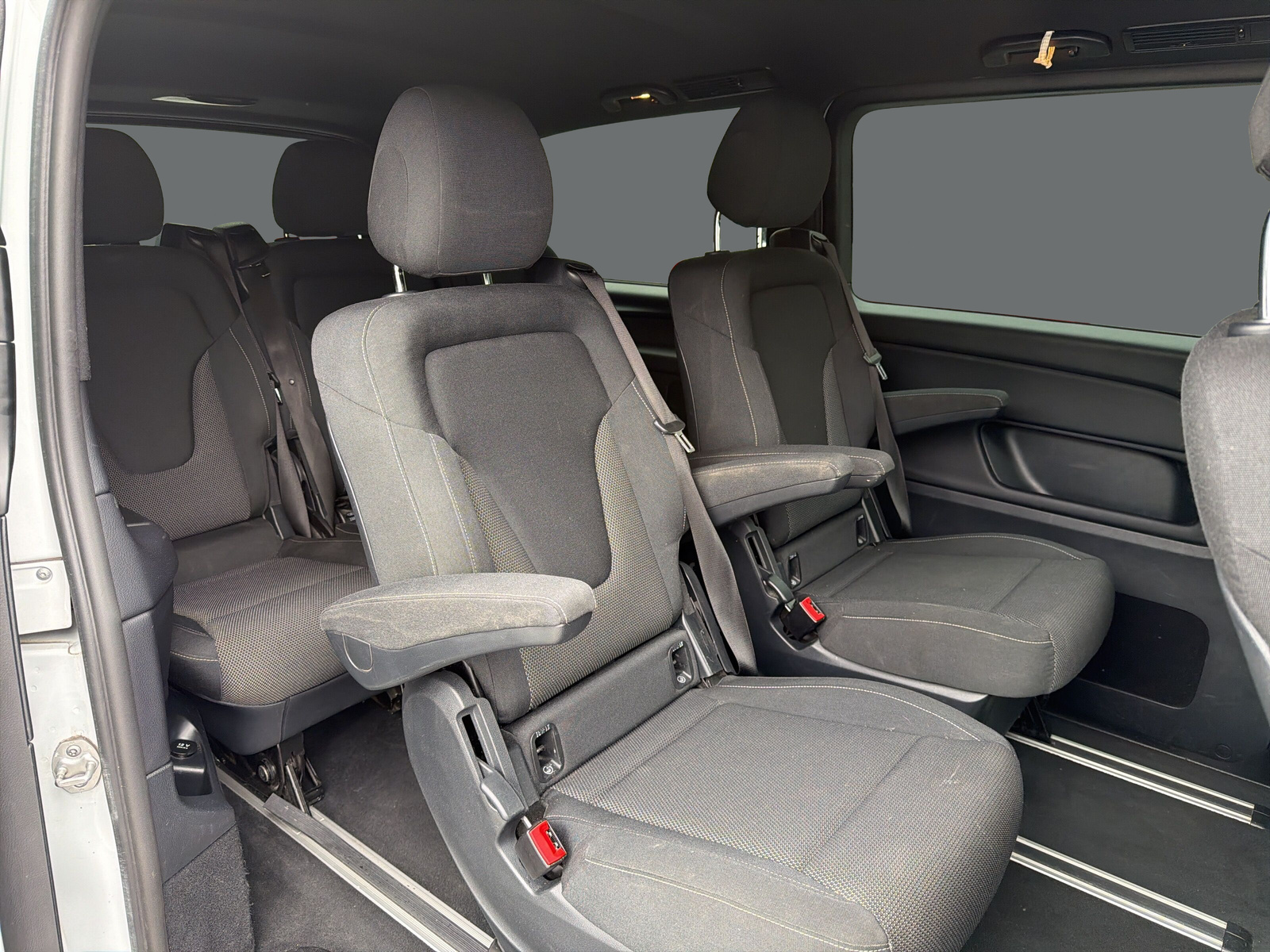 MERCEDES-BENZ V 250 d L 4Matic-image-18