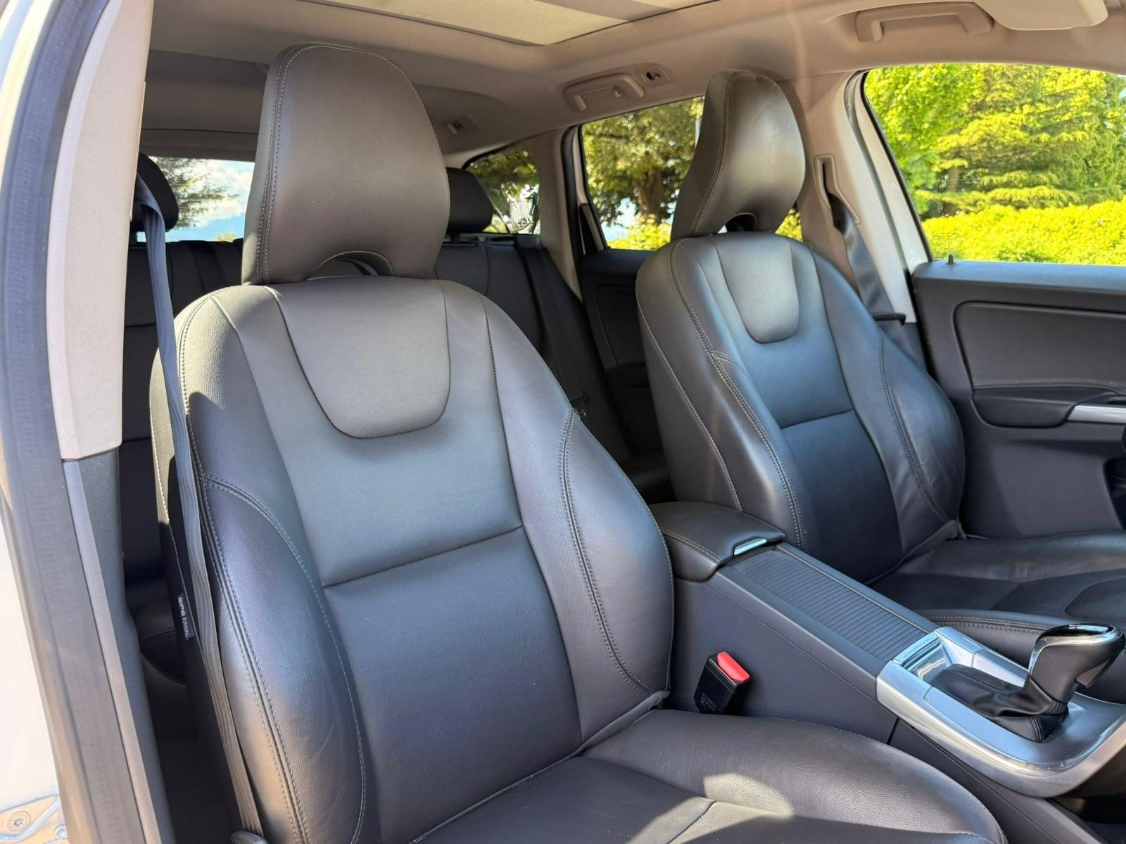 VOLVO XC60 T6 AWD Summum Geartronic-image-15