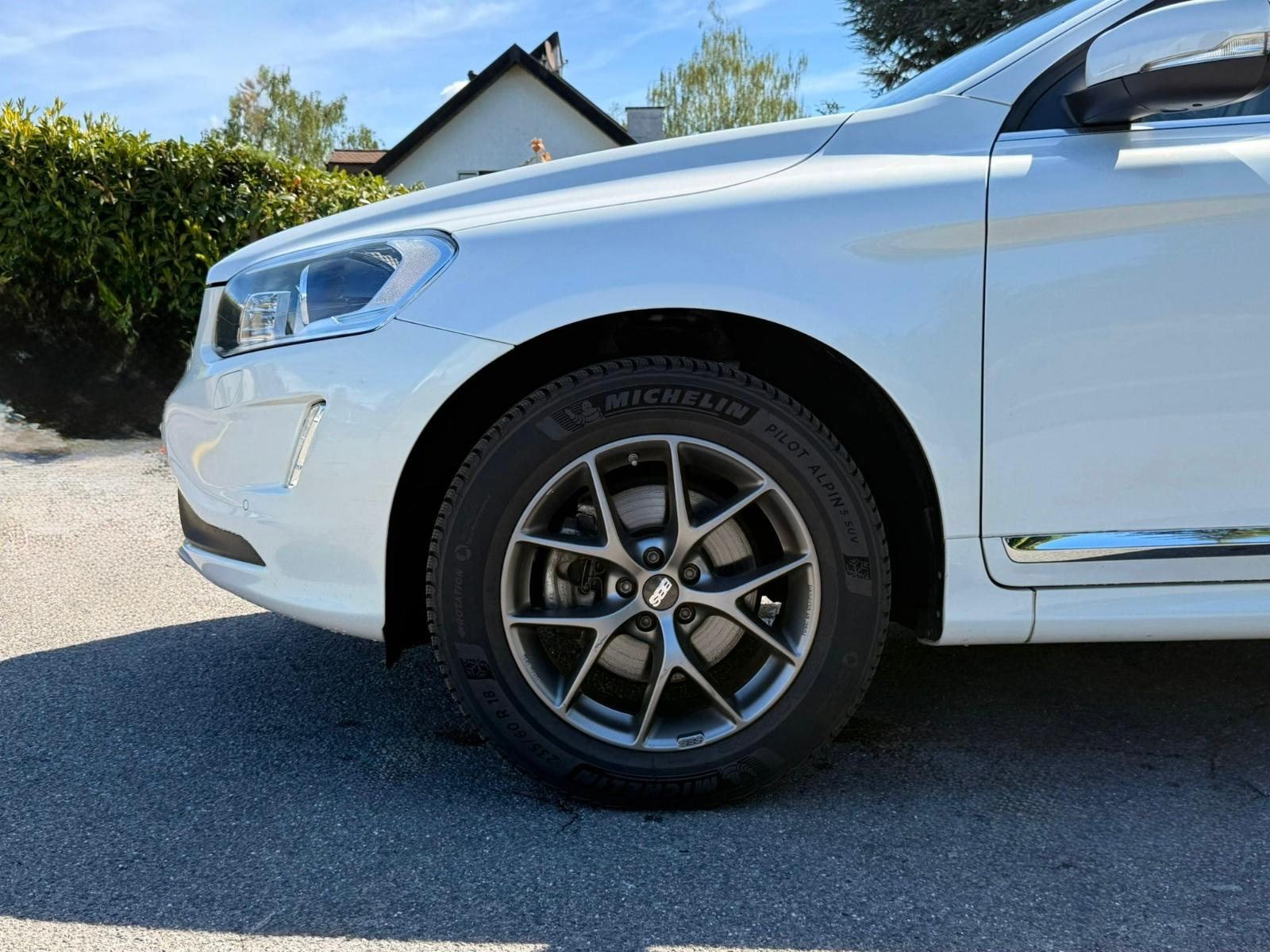 VOLVO XC60 T6 AWD Summum Geartronic-showroom-element-3