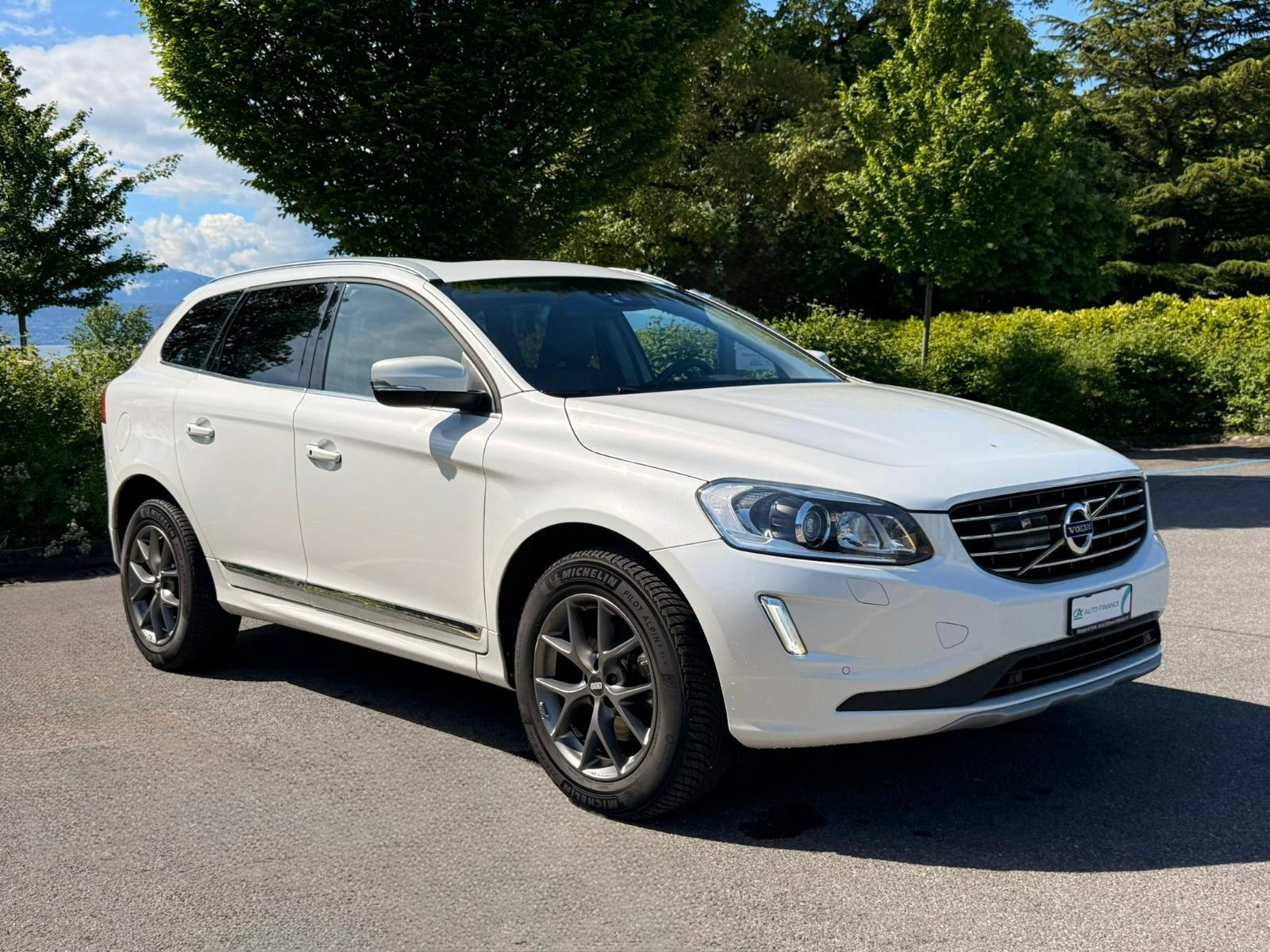 VOLVO XC60 T6 AWD Summum Geartronic-image-8