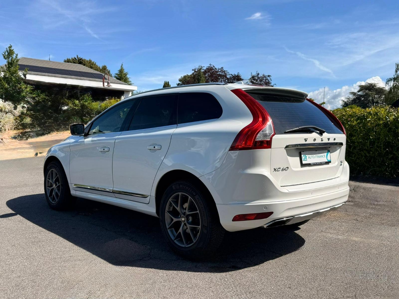 VOLVO XC60 T6 AWD Summum Geartronic-image-4