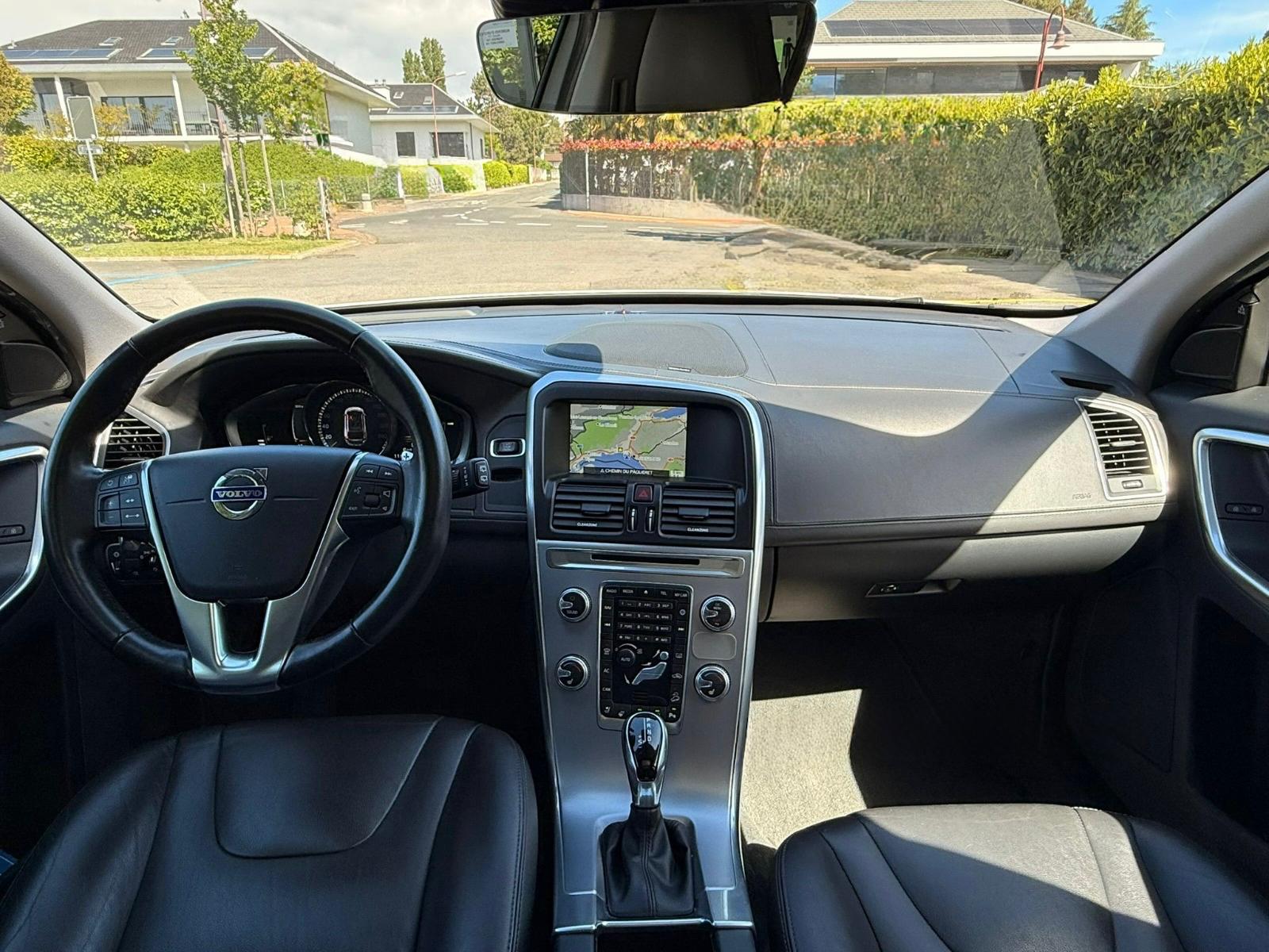 VOLVO XC60 T6 AWD Summum Geartronic-image-11
