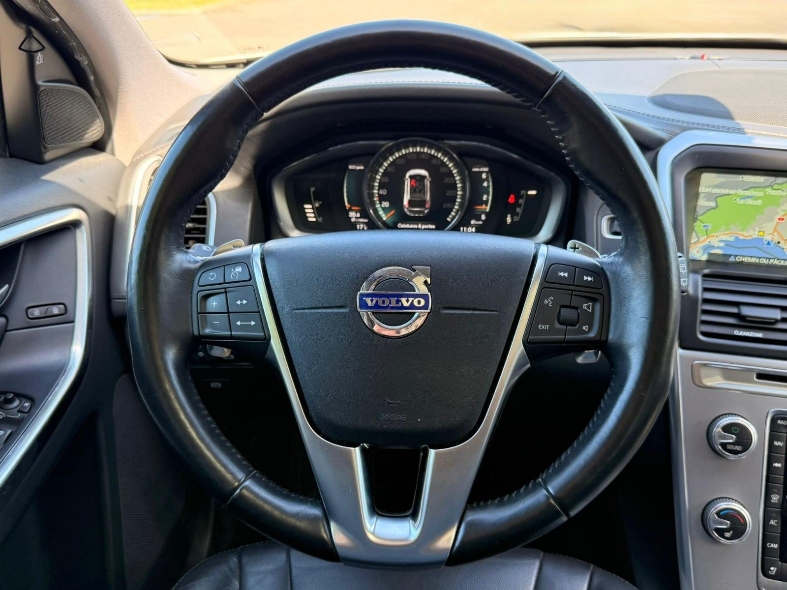 VOLVO XC60 T6 AWD Summum Geartronic-image-17