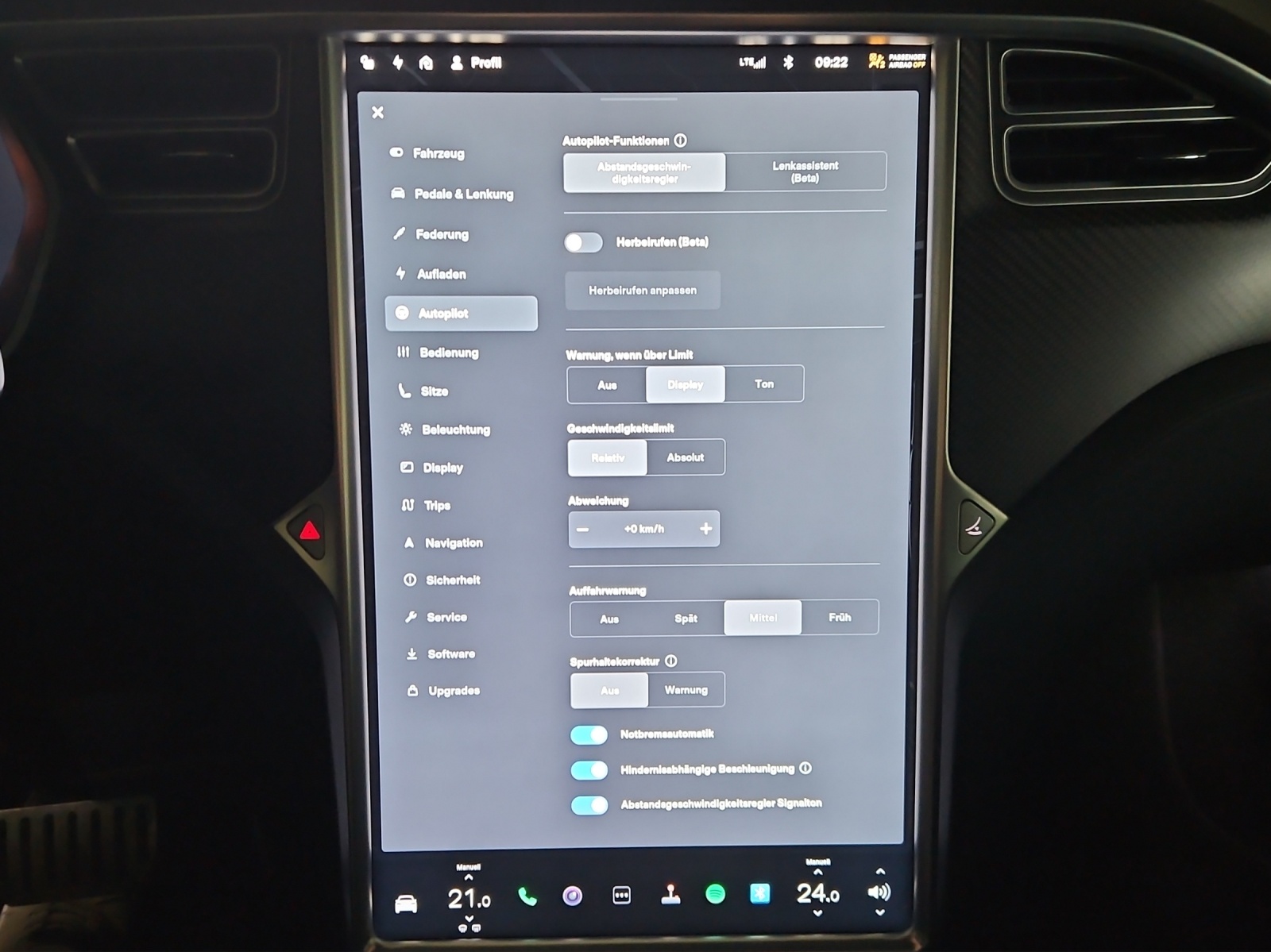 TESLA Model X 90 D Performance-image-16