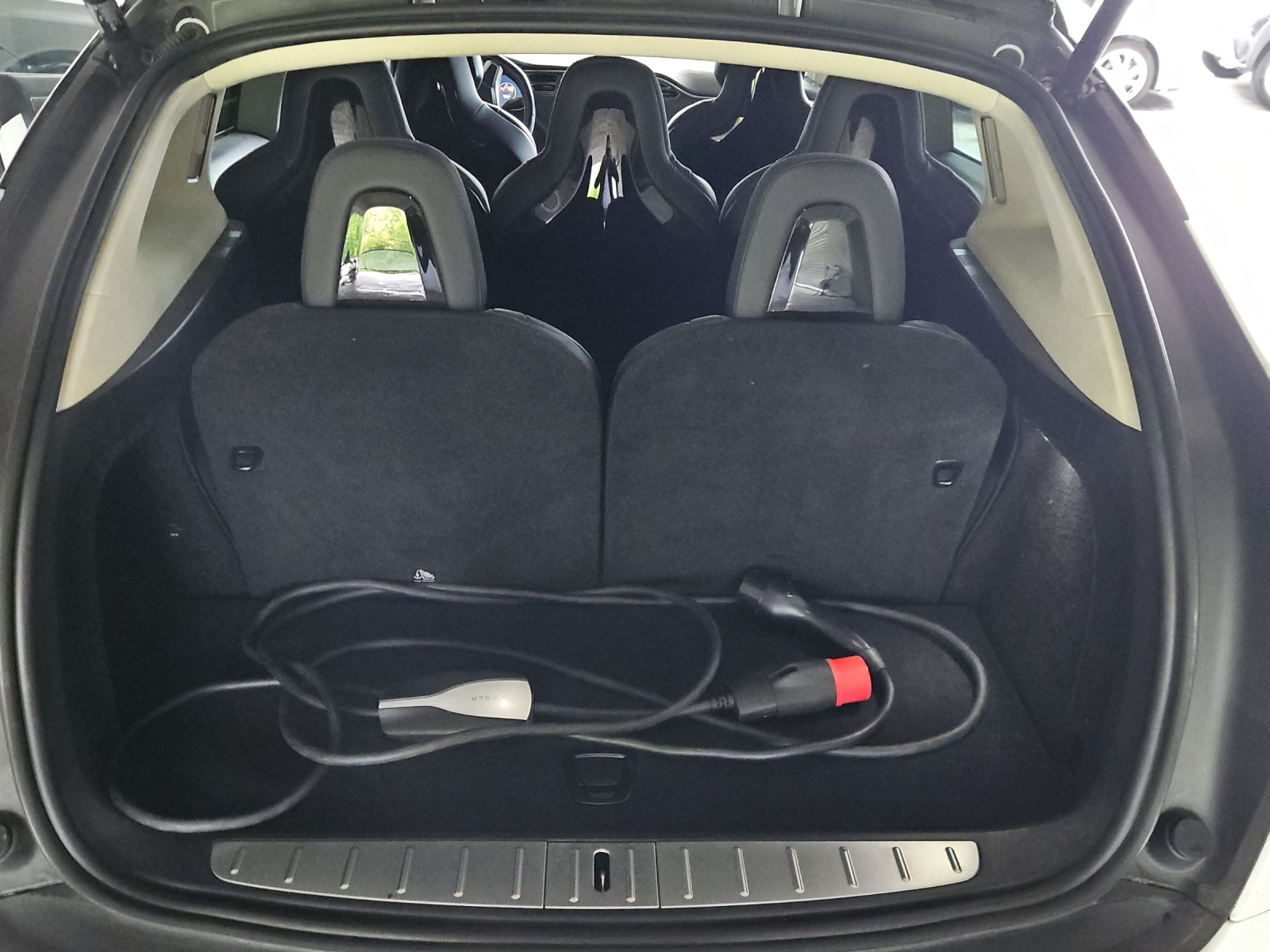TESLA Model X 90 D Performance-image-23