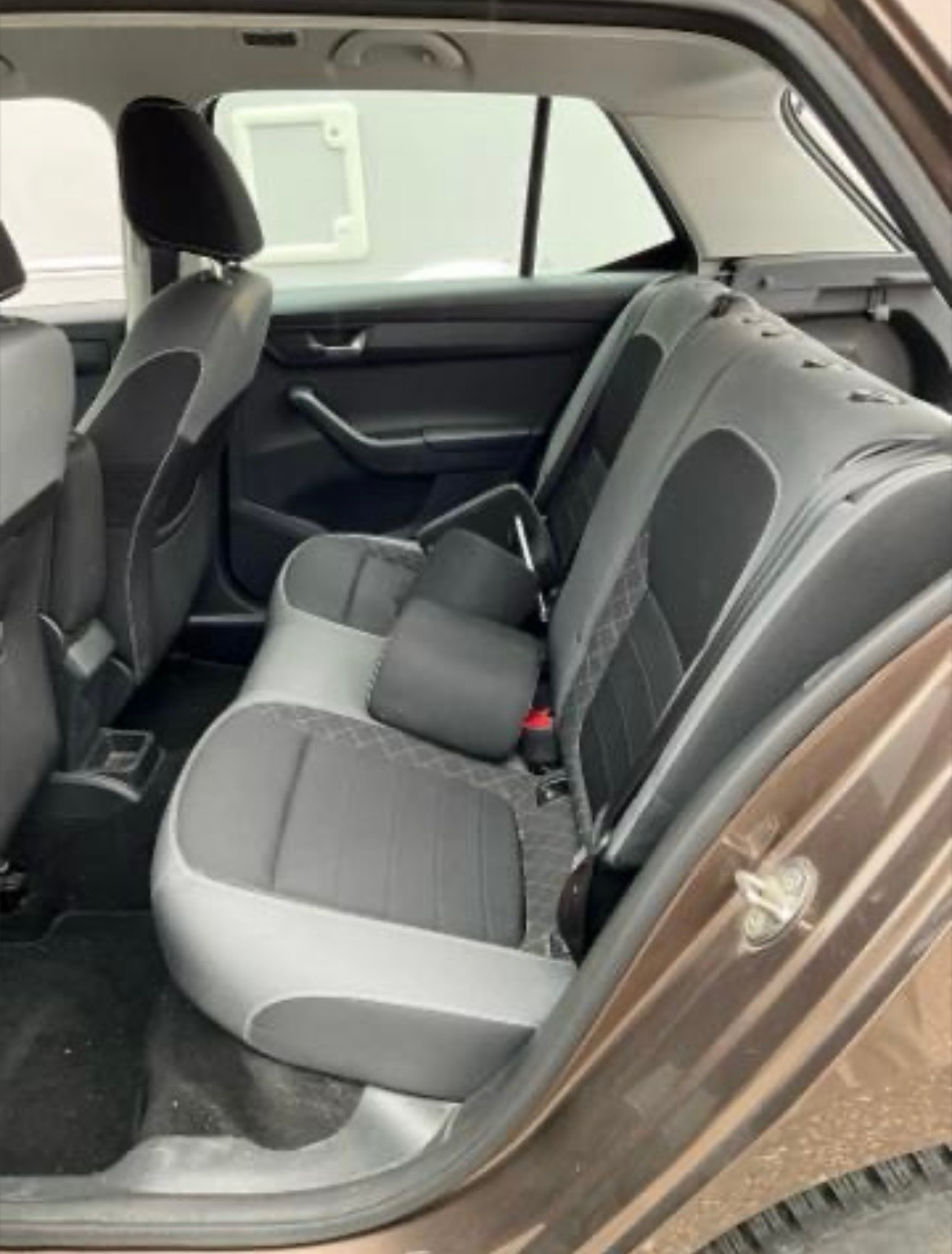 SKODA Fabia 1.0 MPI Ambition-image-4