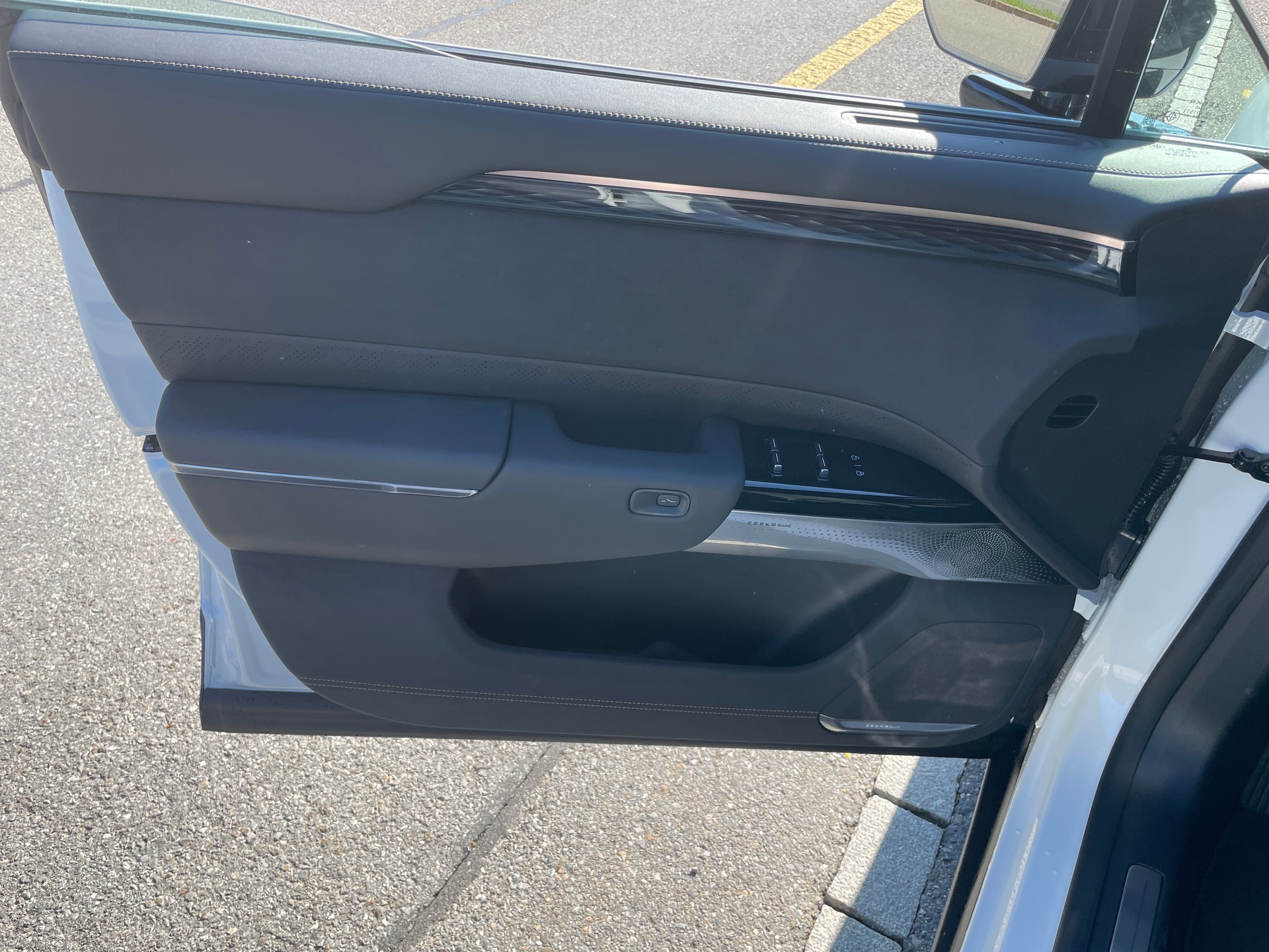 ZEEKR 7X Privilege AWD mit Comfort inkl. Cockpit Paket-image-11