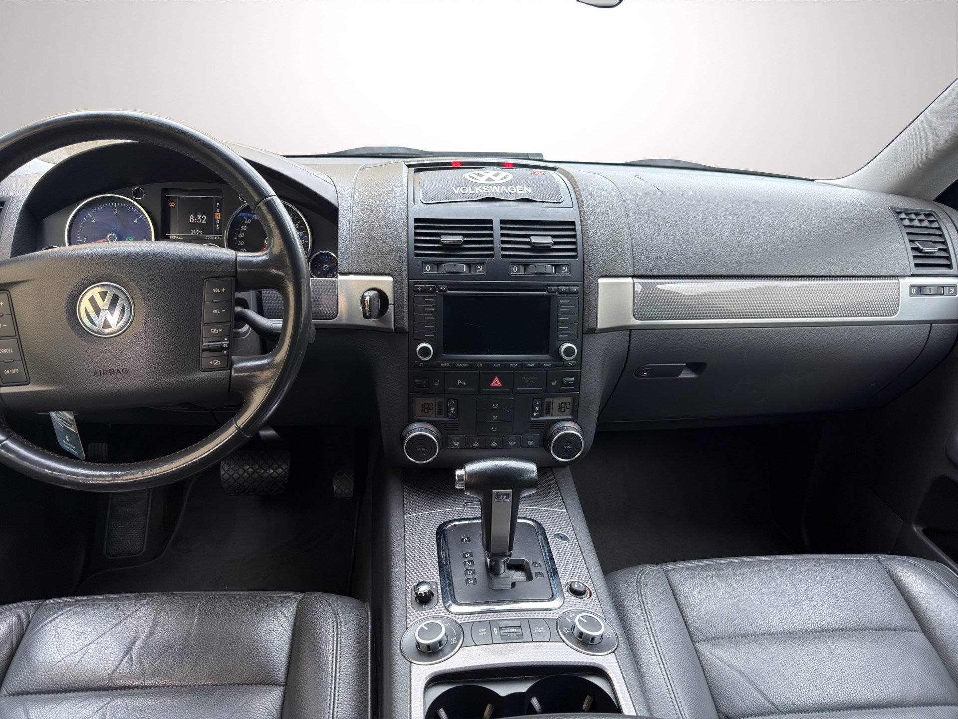VW Touareg 3.0 TDI-image-12