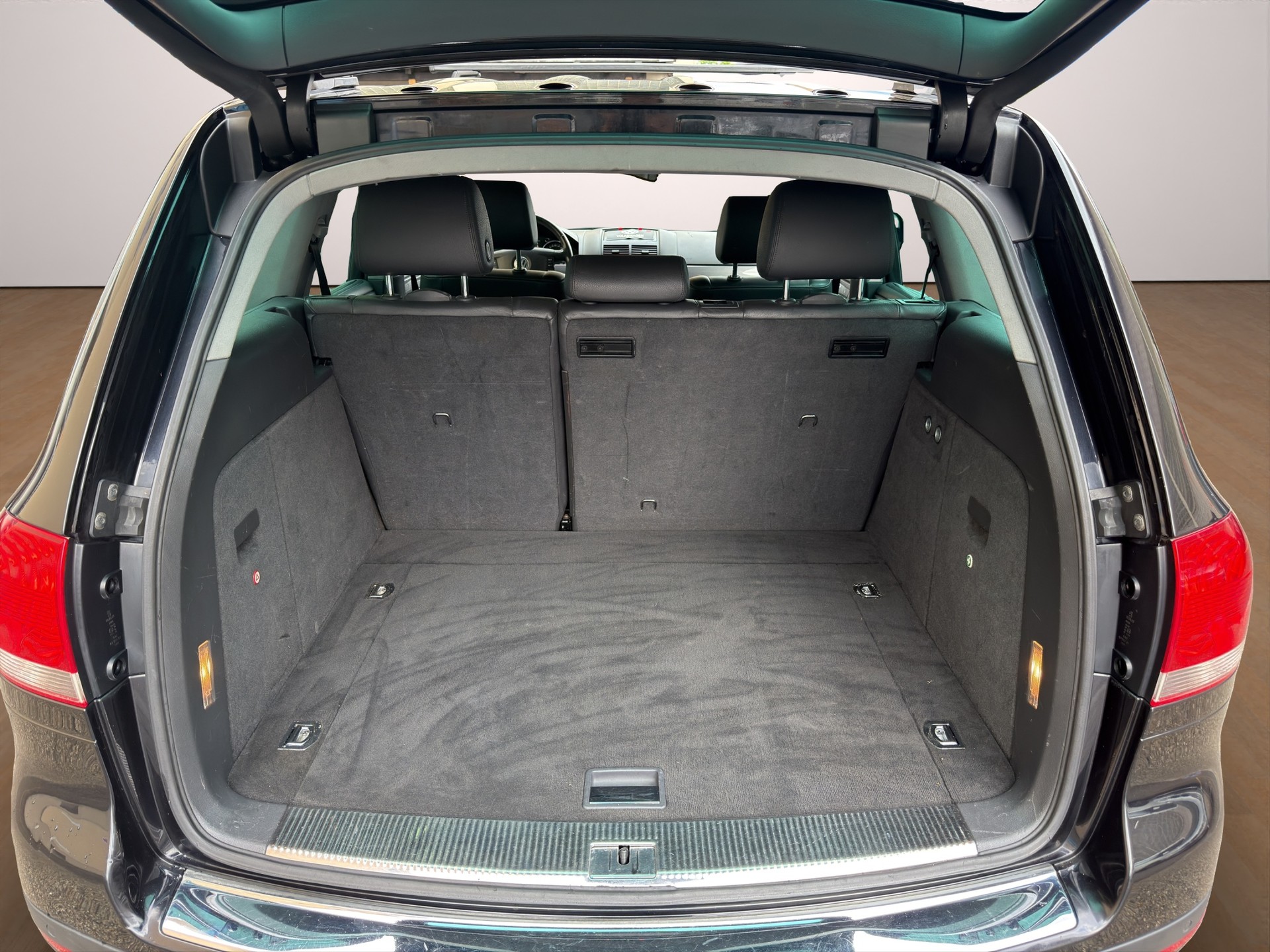 VW Touareg 3.0 TDI-image-14