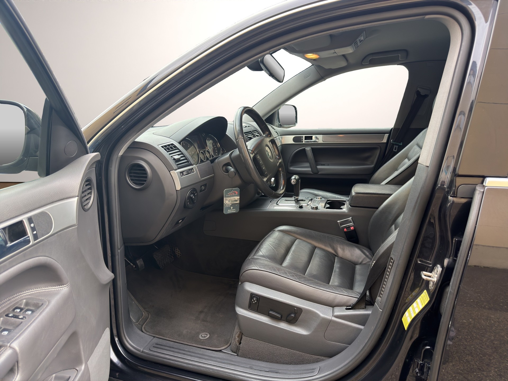 VW Touareg 3.0 TDI-image-8