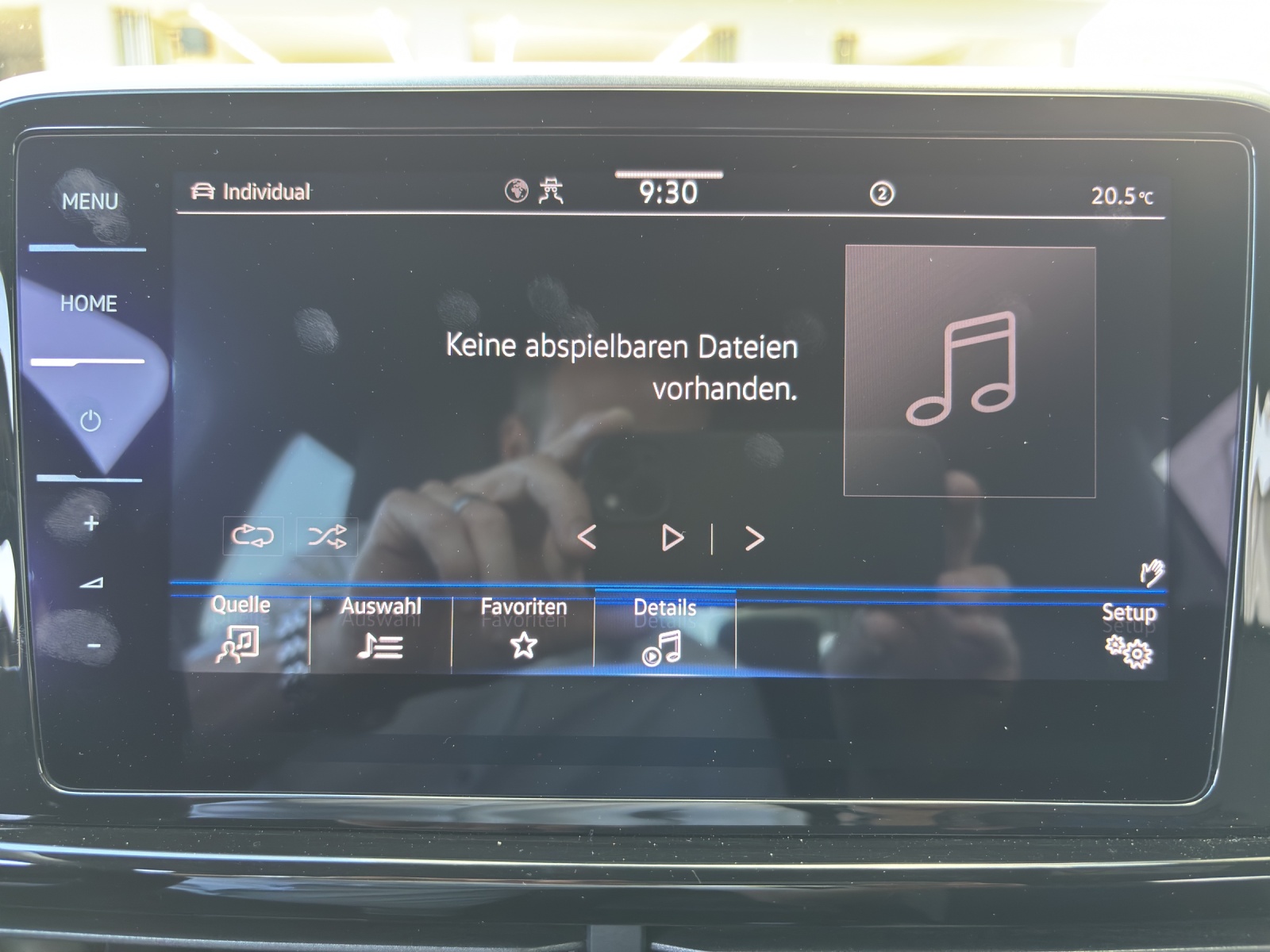 VW T-Roc 2.0 TSI R DSG 4Motion mit AHK, Akrapovic Abgasanlage & Winterräder-image-27