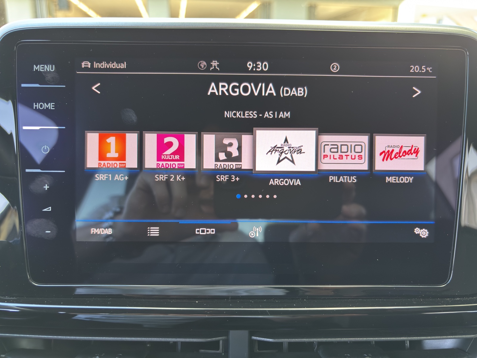 VW T-Roc 2.0 TSI R DSG 4Motion mit AHK, Akrapovic Abgasanlage & Winterräder-image-21