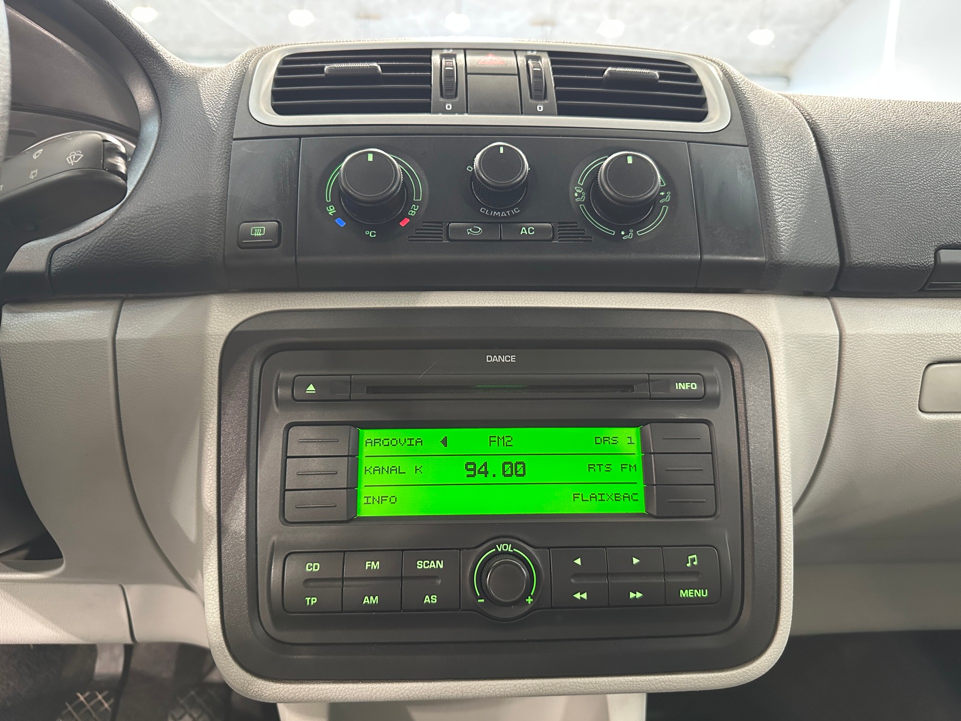 SKODA Roomster 1.4 TDI Style-image-16