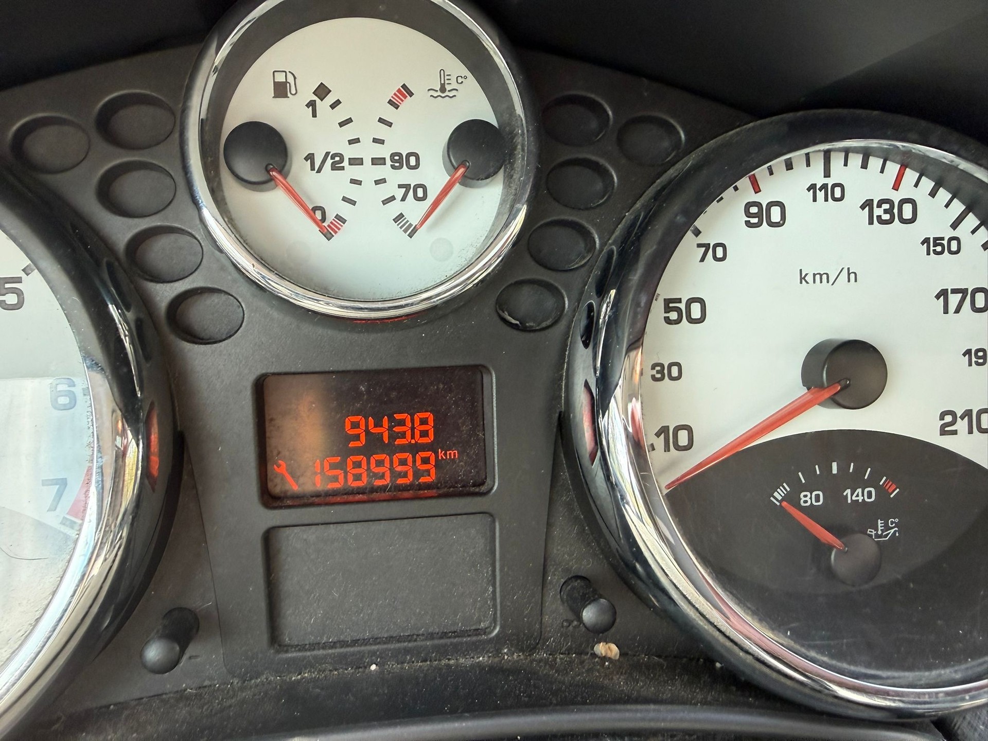 PEUGEOT 207 1.6 16V Turbo XSI-image-4