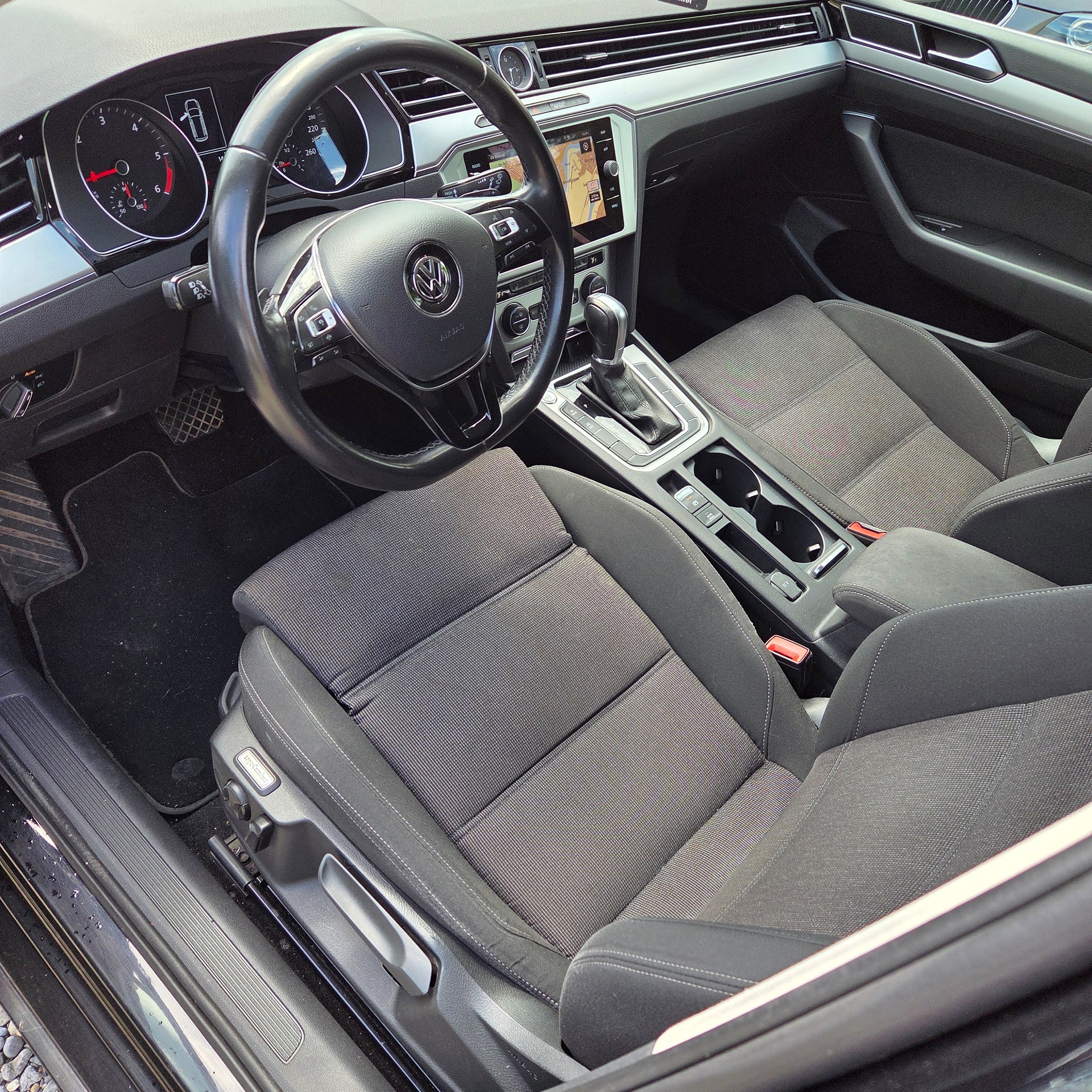 VW Passat Variant 2.0 TDI BMT Comfortline DSG-image-12