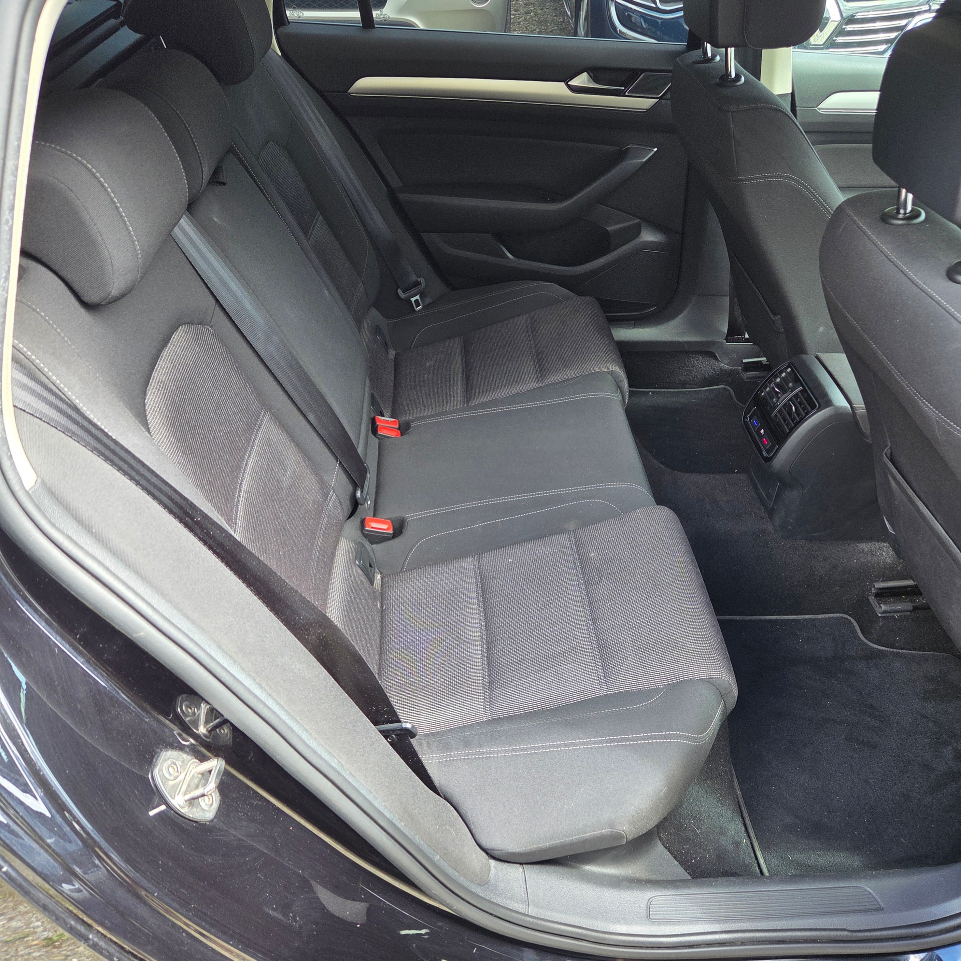 VW Passat Variant 2.0 TDI BMT Comfortline DSG-image-9