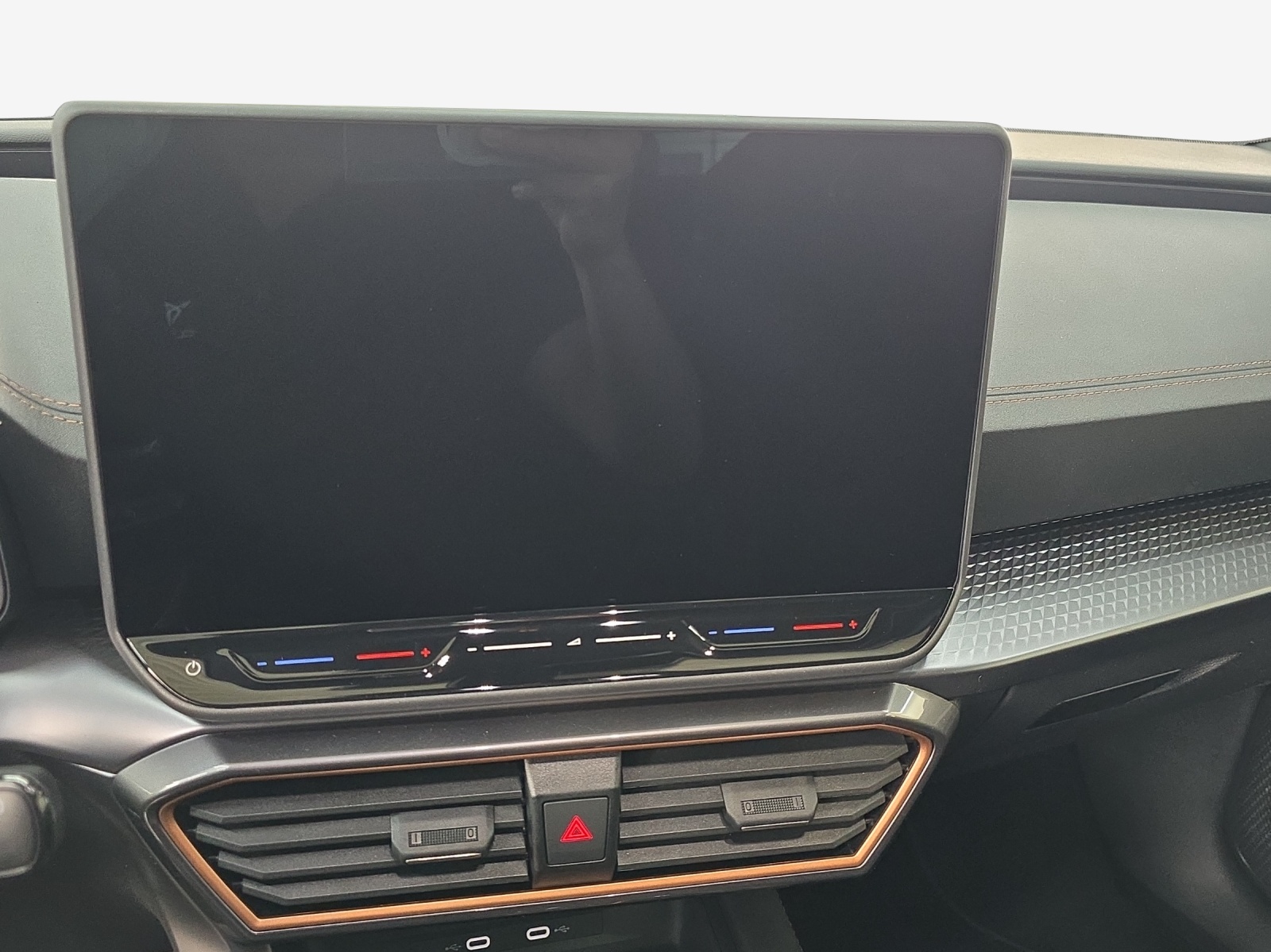 CUPRA LEON ST 1.5 eTSI DSG-image-10