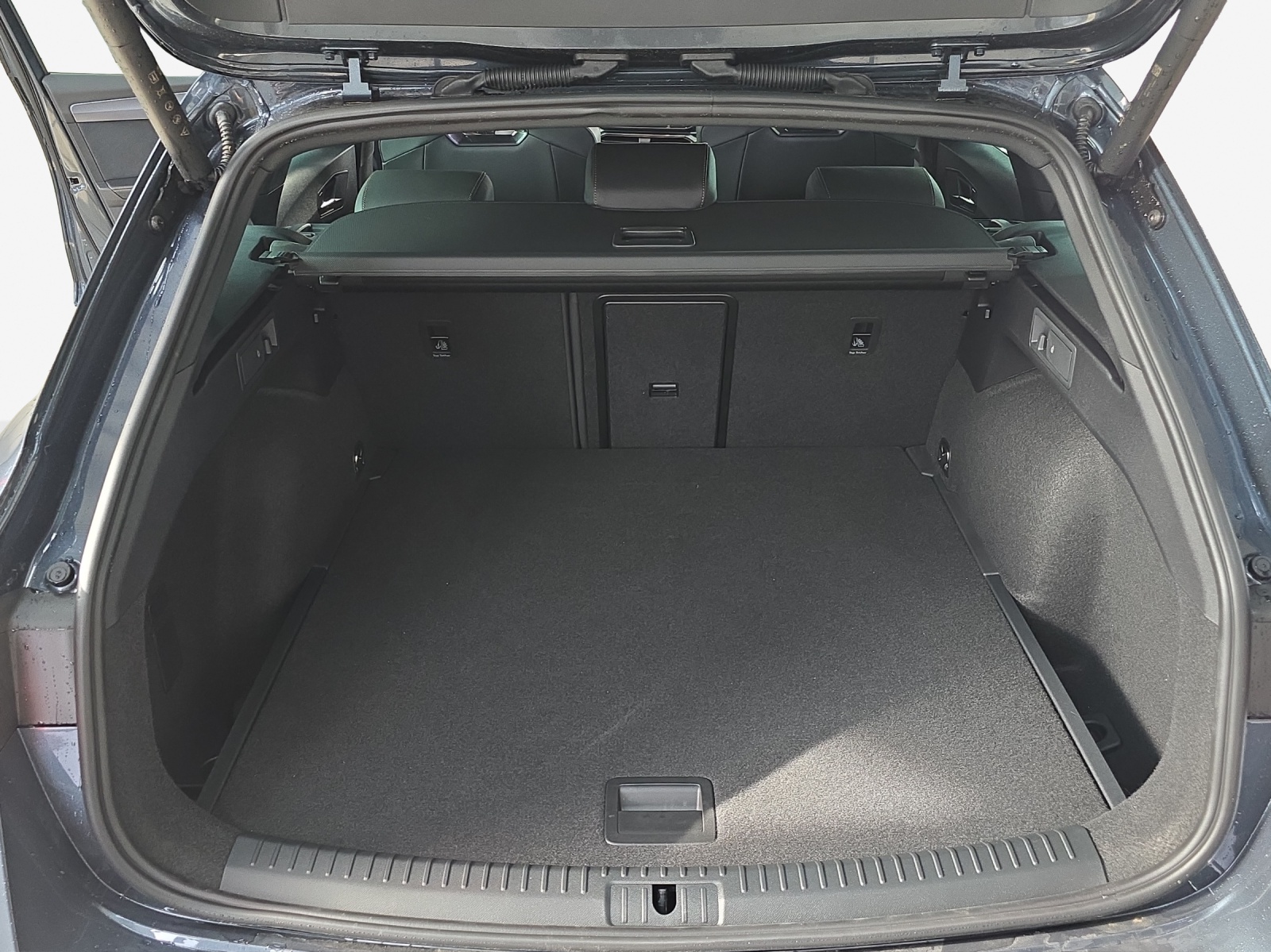 CUPRA LEON ST 1.5 eTSI DSG-image-12
