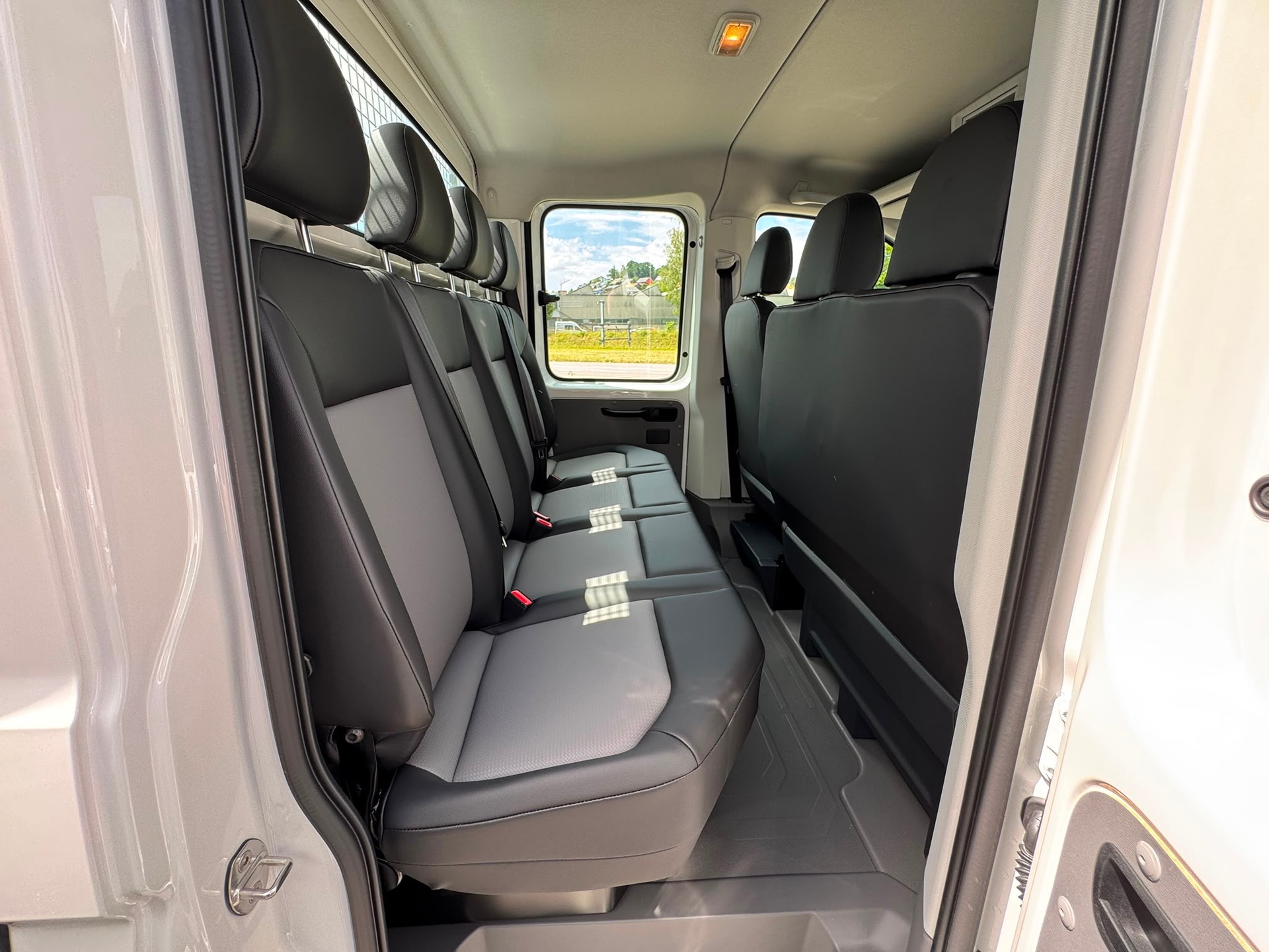VW Crafter 35 2.0 TDI Entry Doppelkabine-image-16