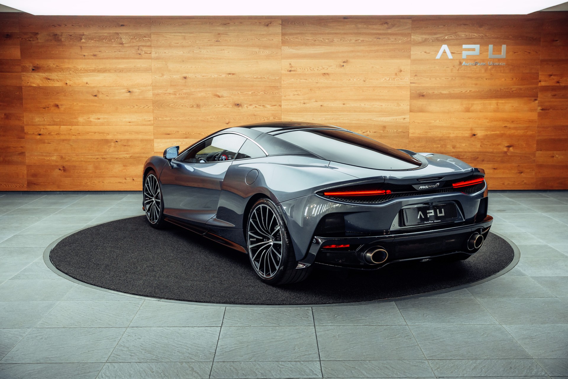 McLAREN GT Pioneer-showroom-element-2