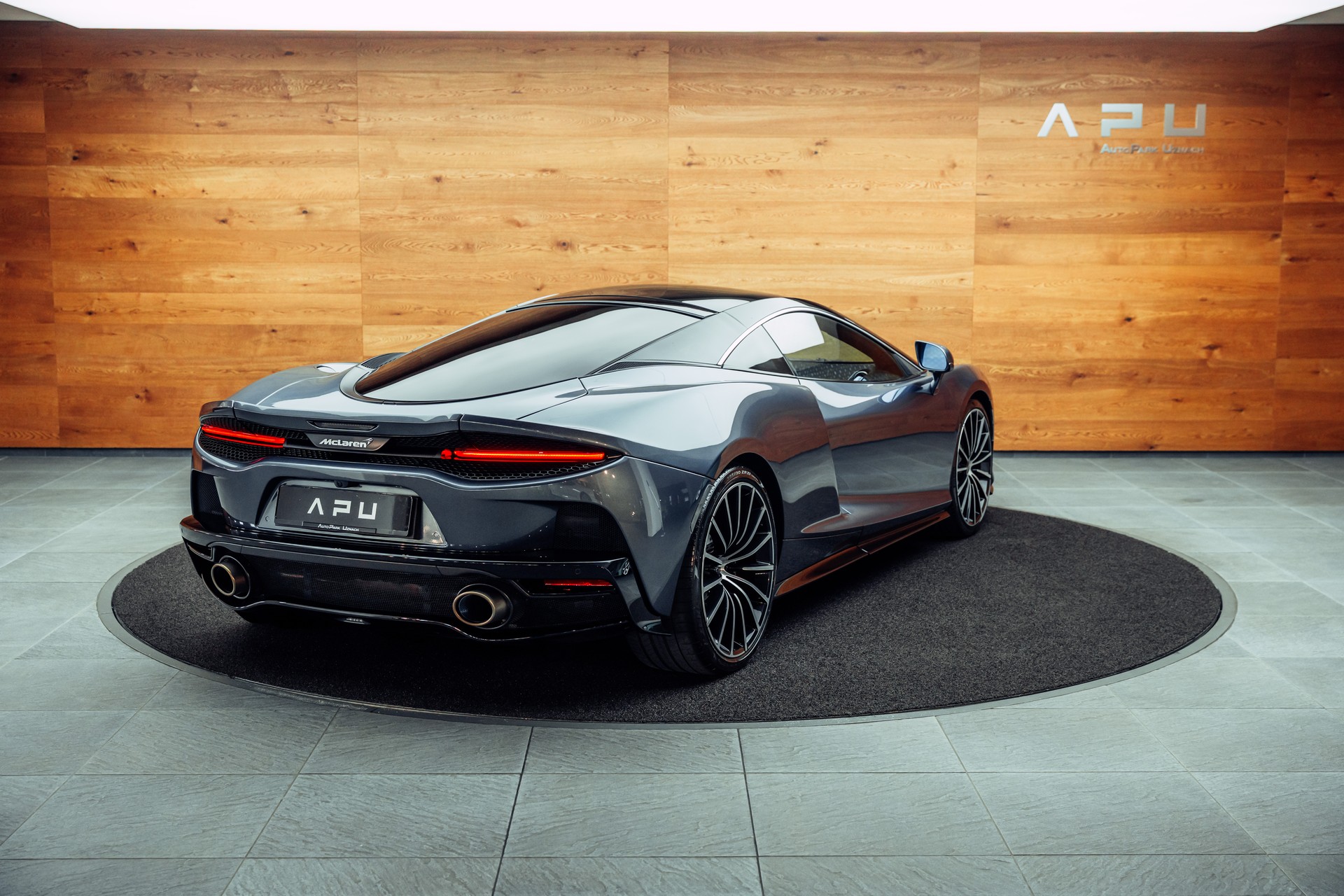 McLAREN GT Pioneer-showroom-element-1