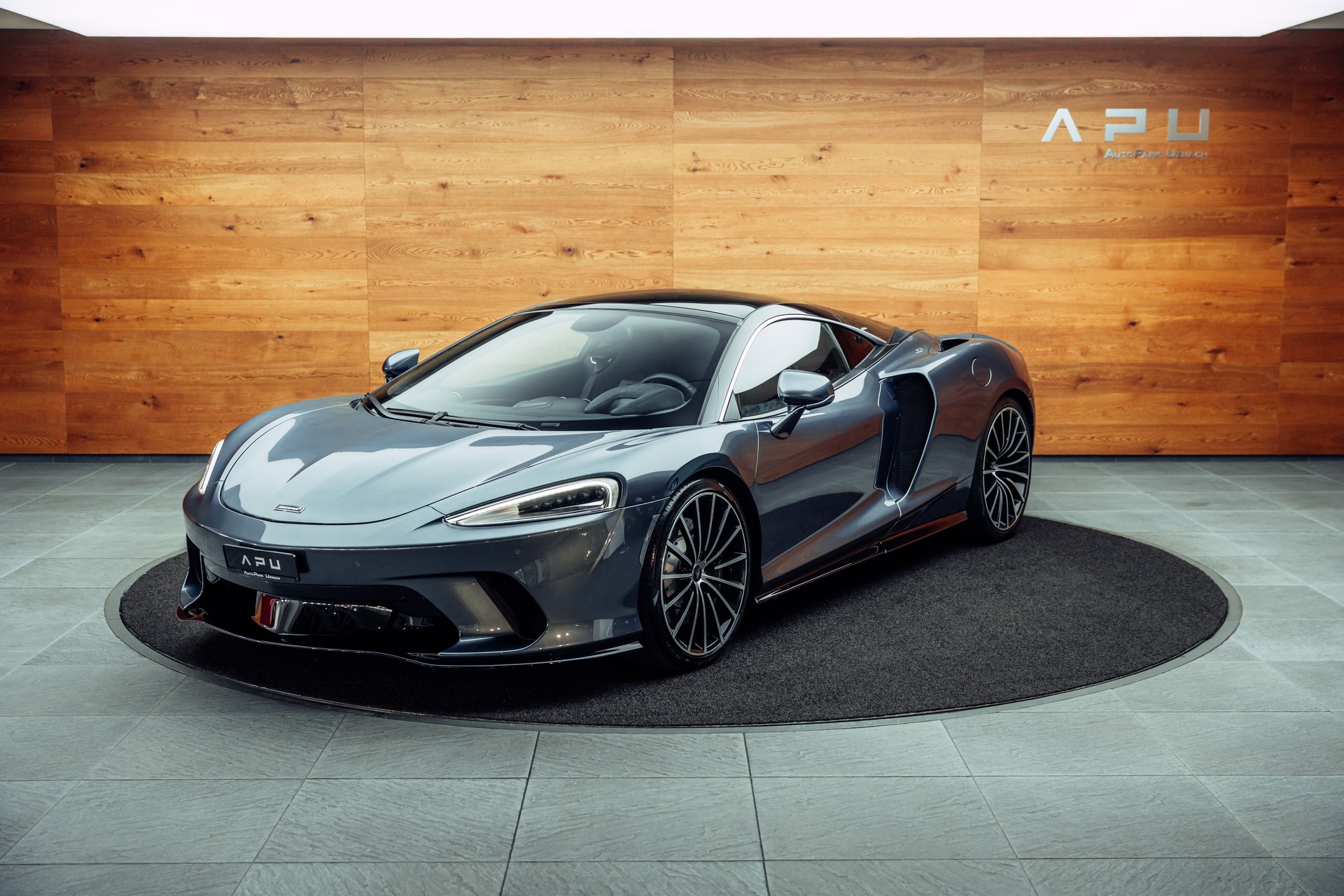 McLAREN GT Pioneer-showroom-element-3