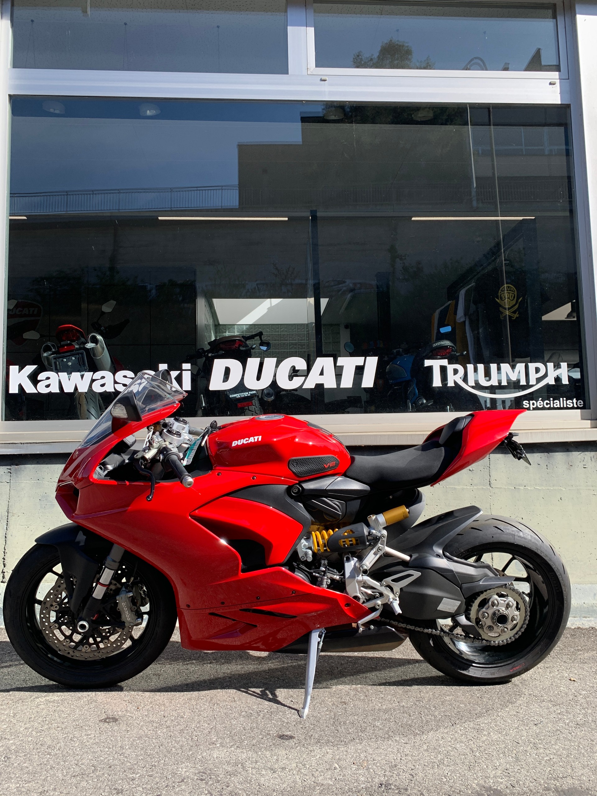 DUCATI Panigale V2-showroom-element-1